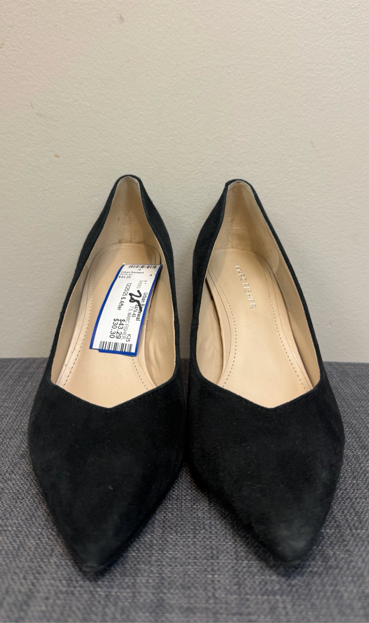 7.5 MARC FISHER Black SHOES