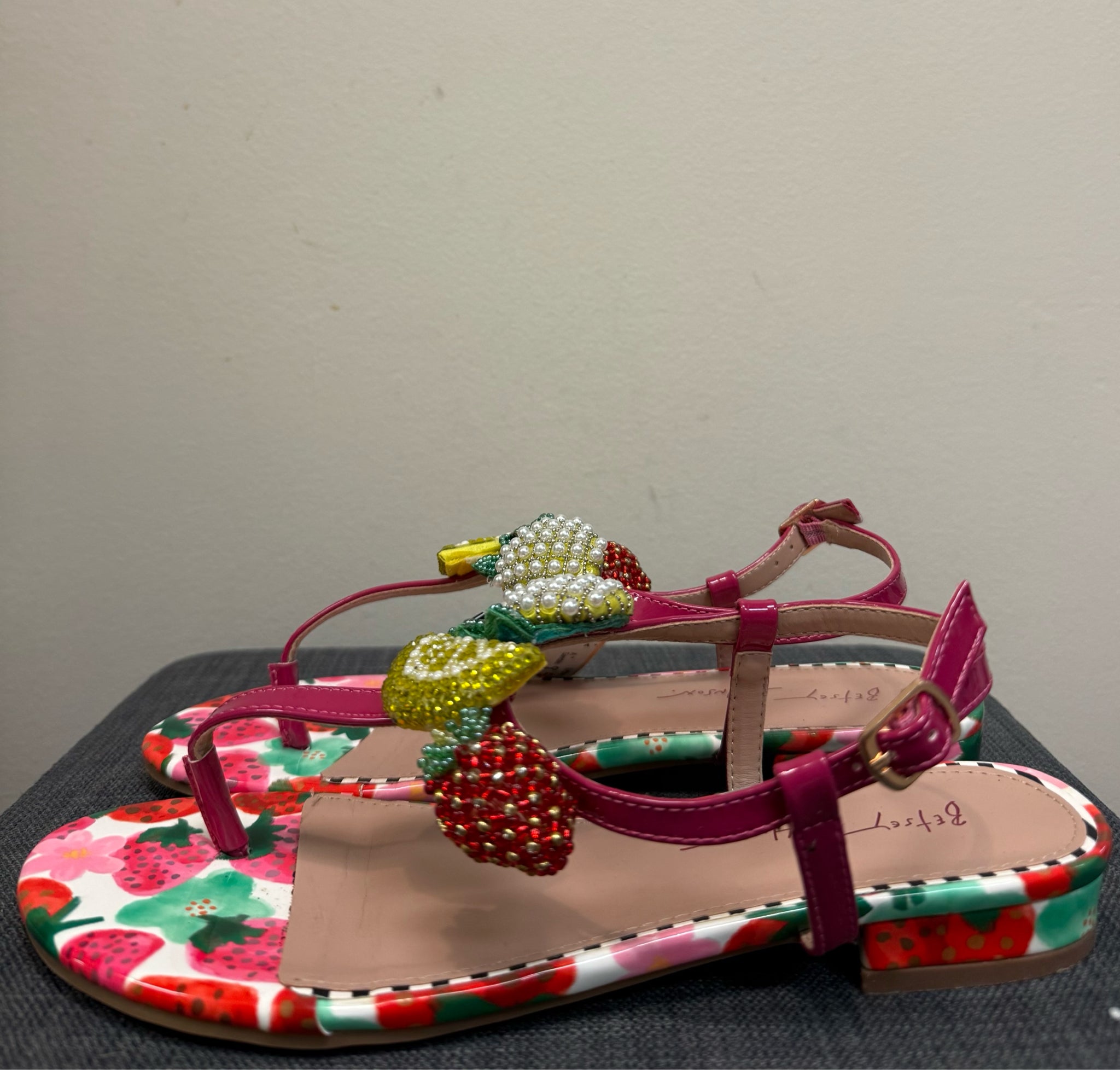 8.5 BETSEY JOHNSON PINK W/BERRIES Sandals