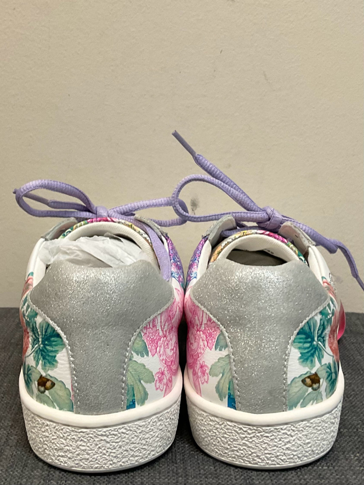 6.5 JOHNNY WAS WHITE MULTI FLORAL SHOES
