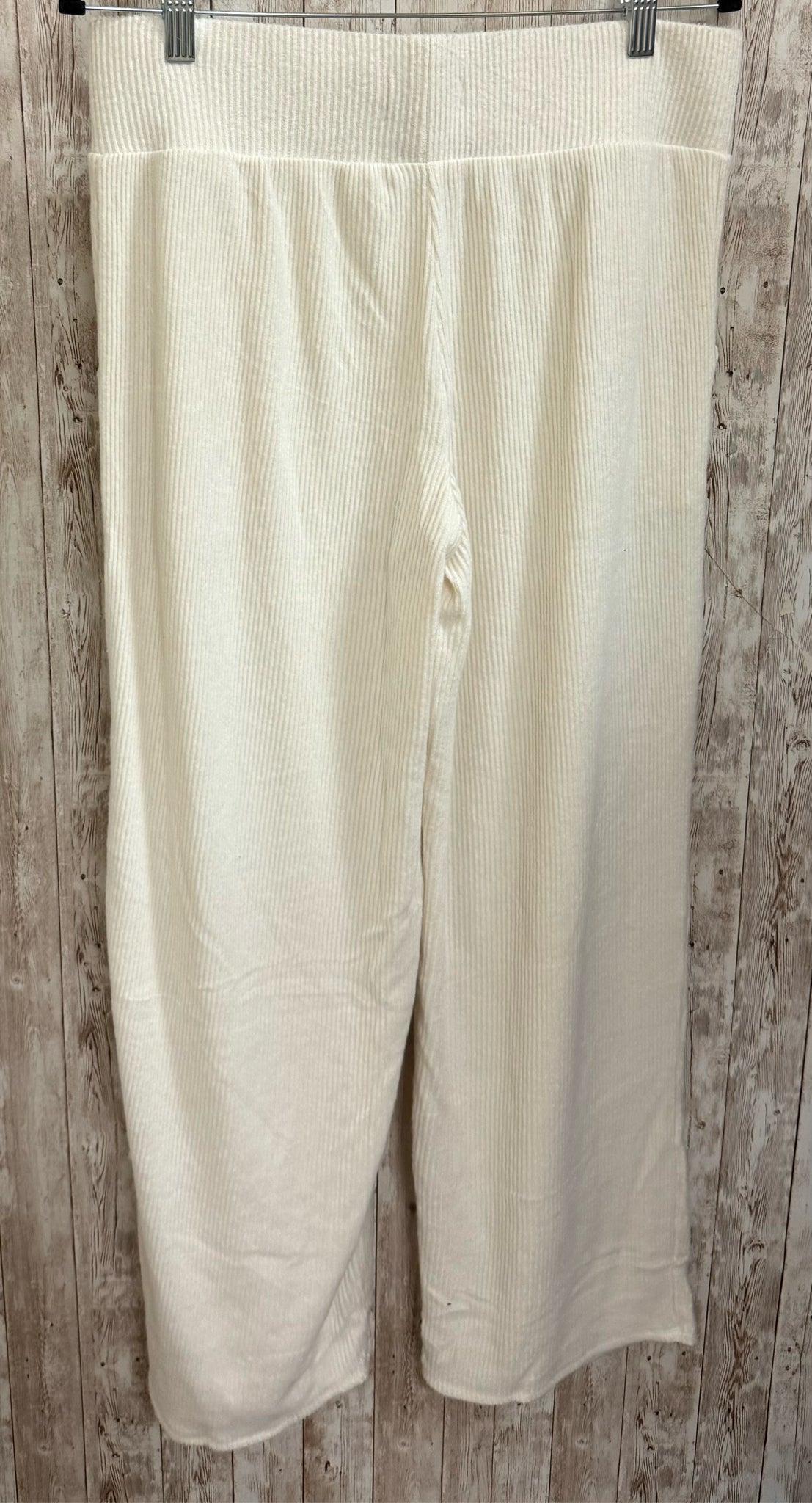 Size M KOOLABURRA Cream 2 PC PANT SET
