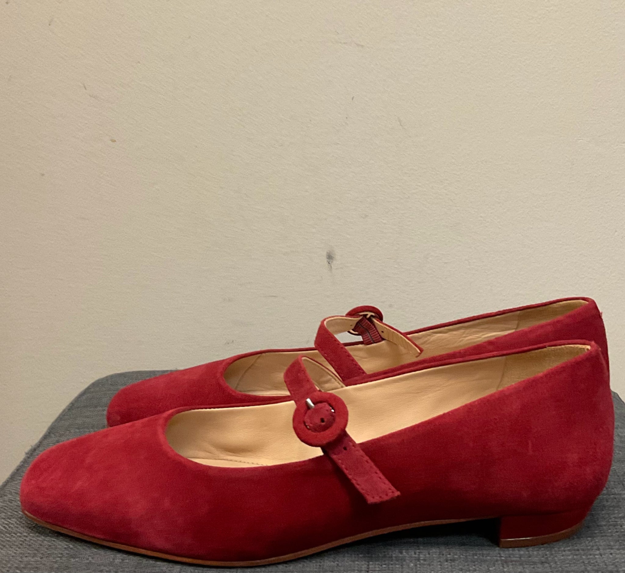 8 BERNARDO Red SHOES