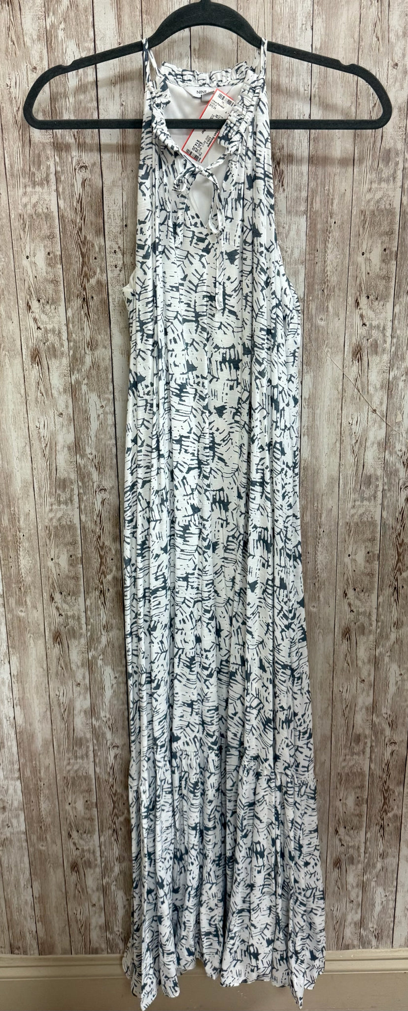Size M NINE WEST WHITE AND GRAY Dress