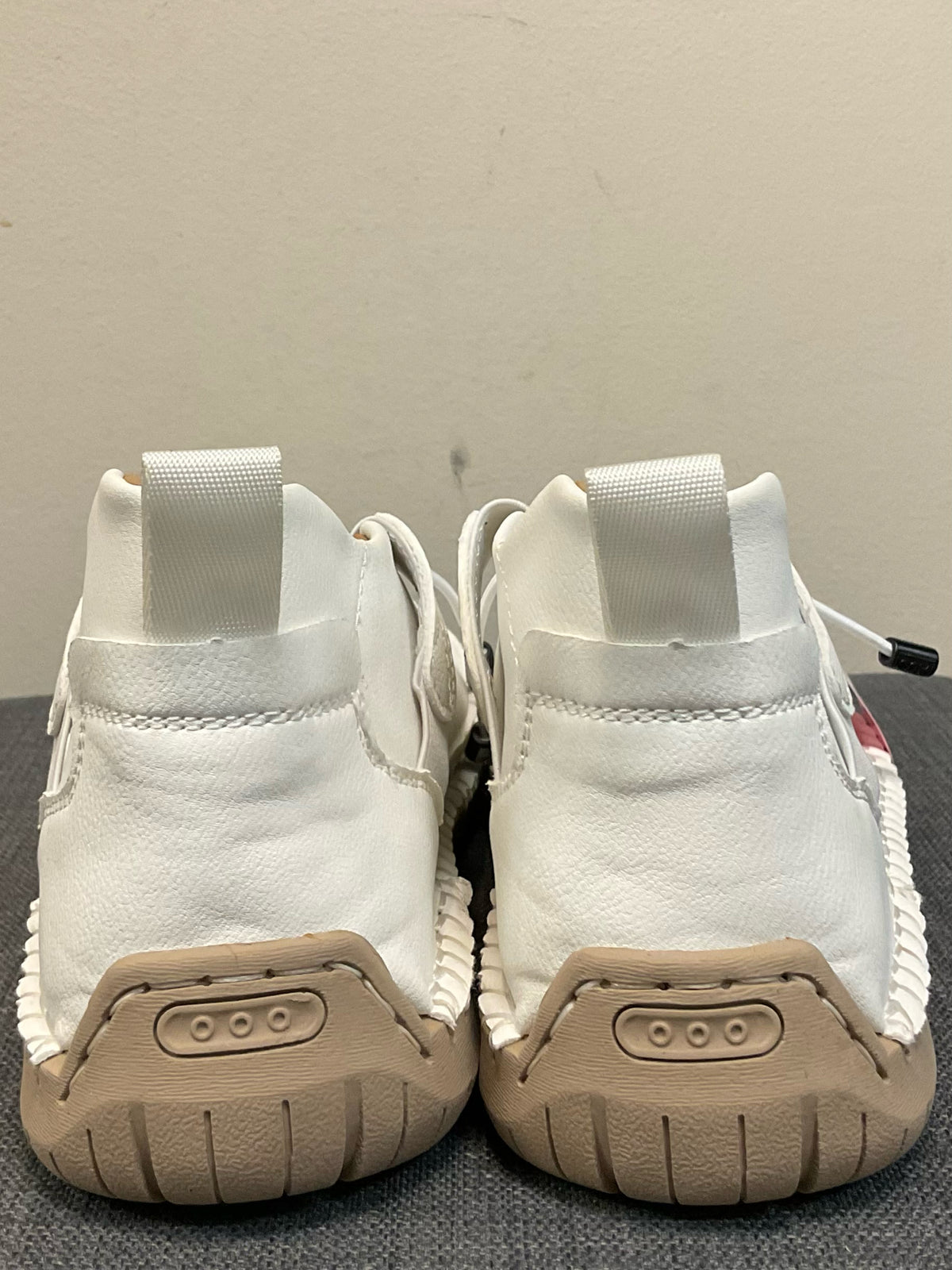 10 Sport White Sneakers