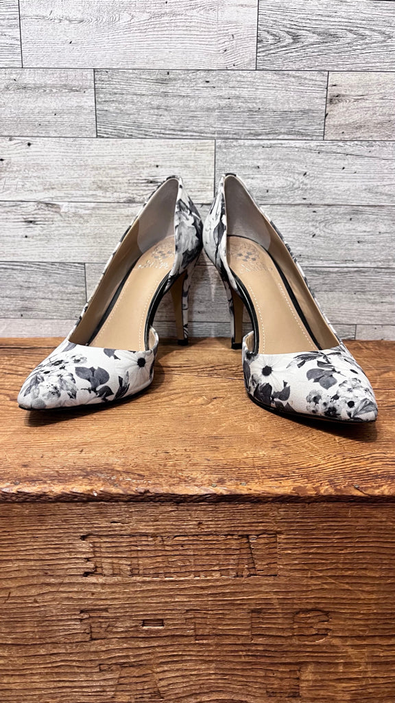 7 VINCE CAMUTO GREY FLORAL SHOES