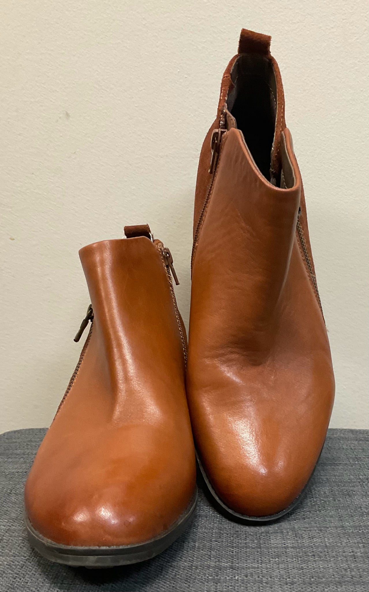 11 EARTH COGNAC Boots