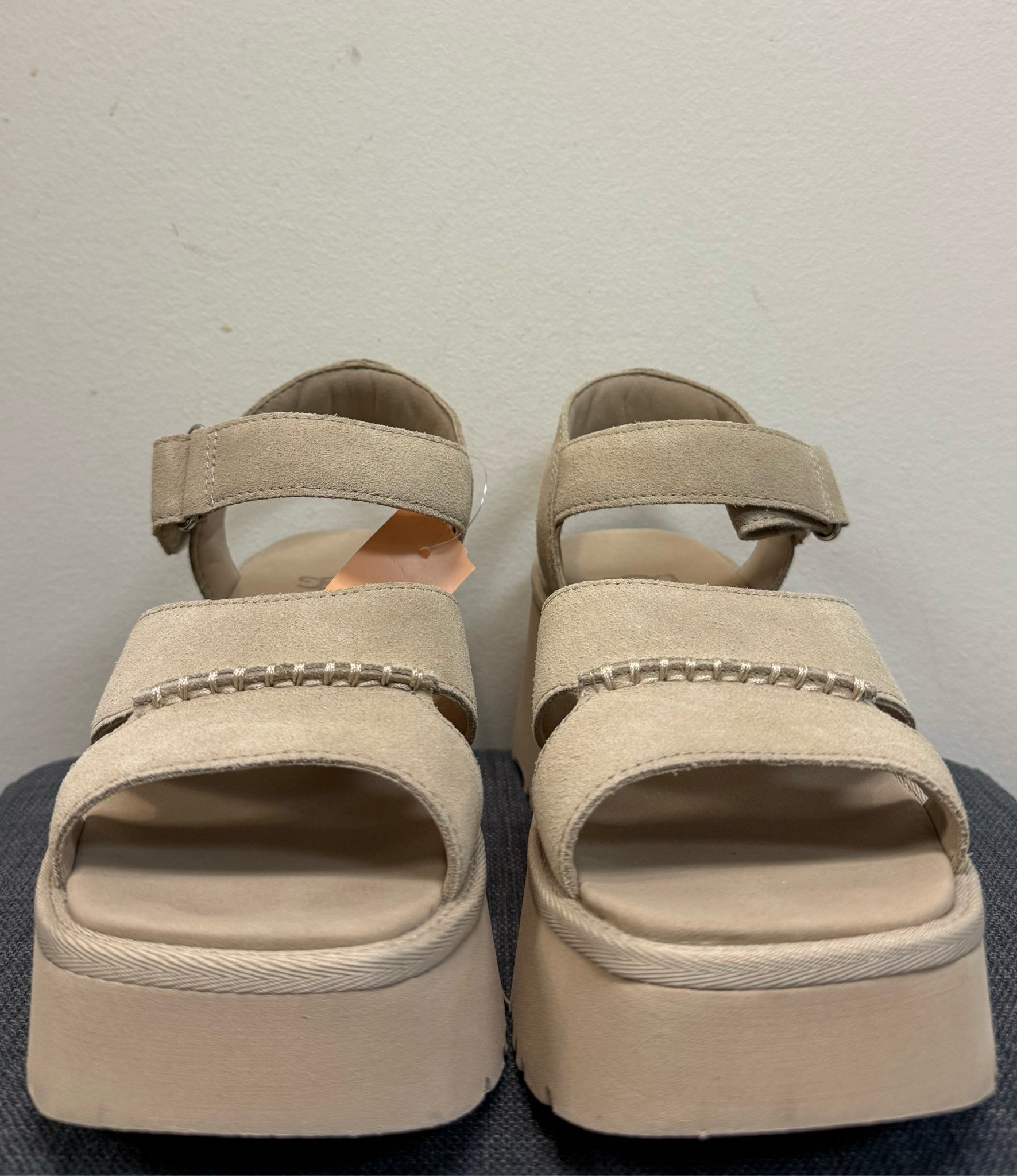 7 UGG SAND Sandals