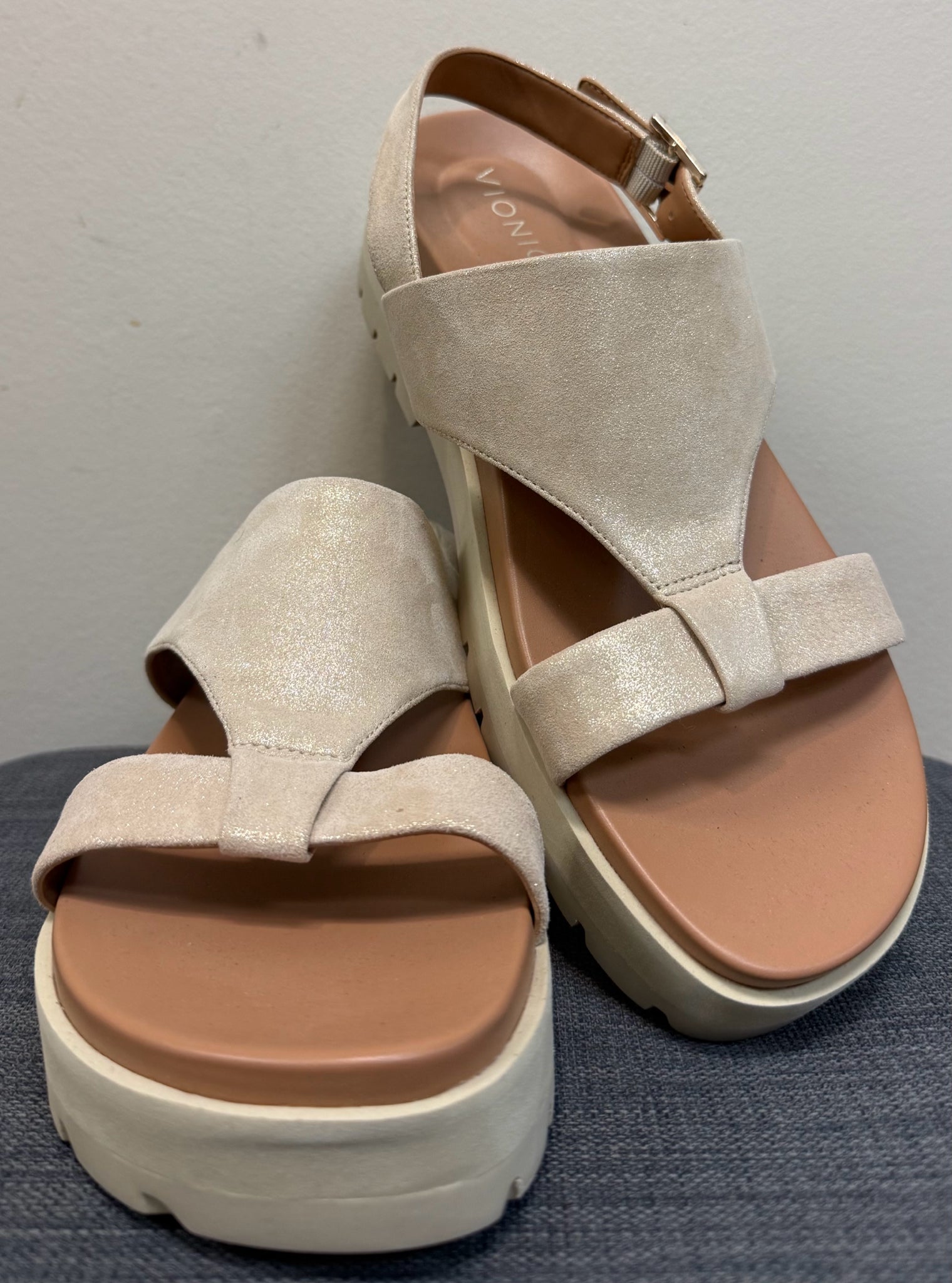 10 VIONIC Gold Sandals