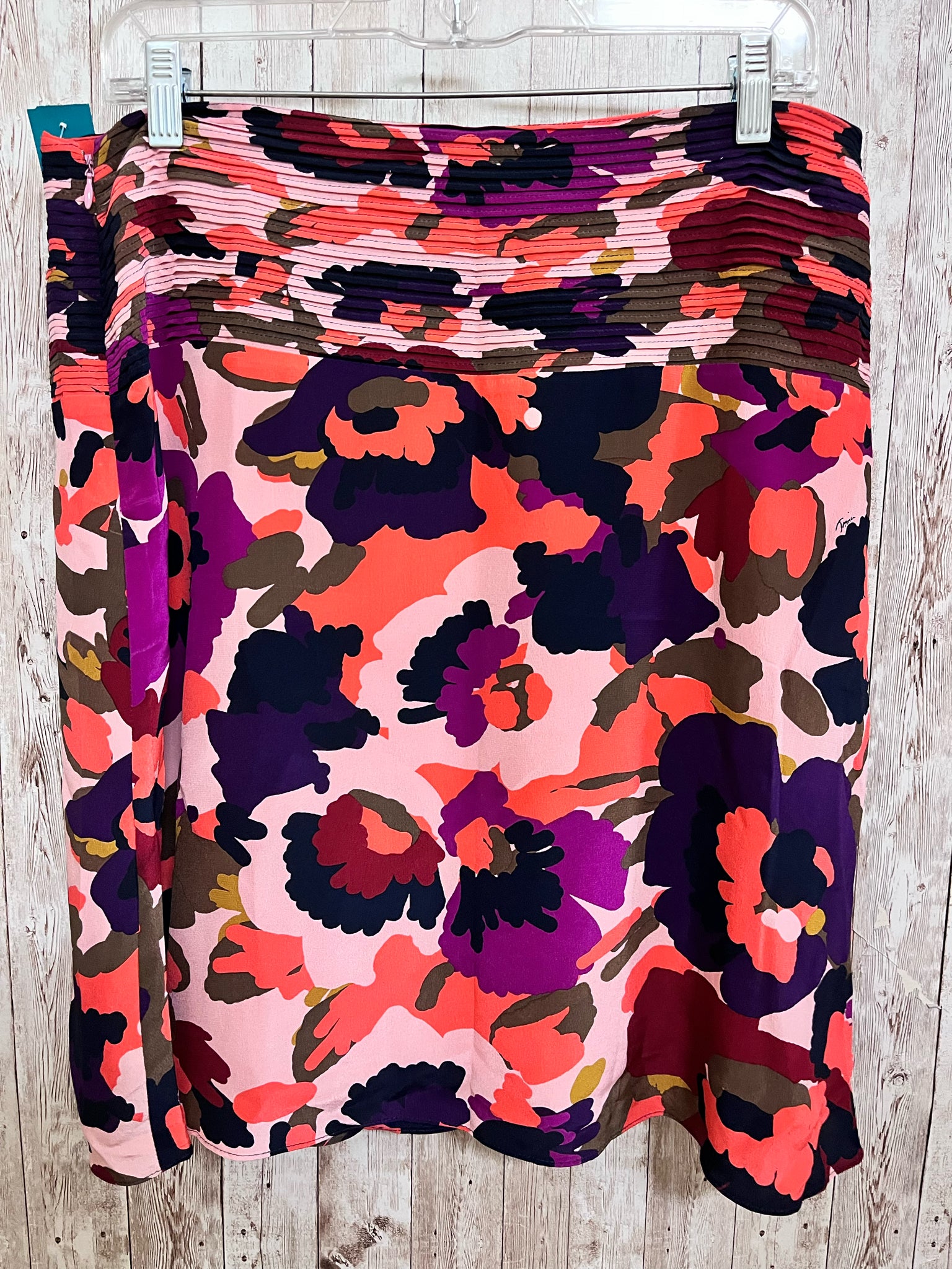 Size 8 TRINA TURK FUSCHIA FLORAL Skirt