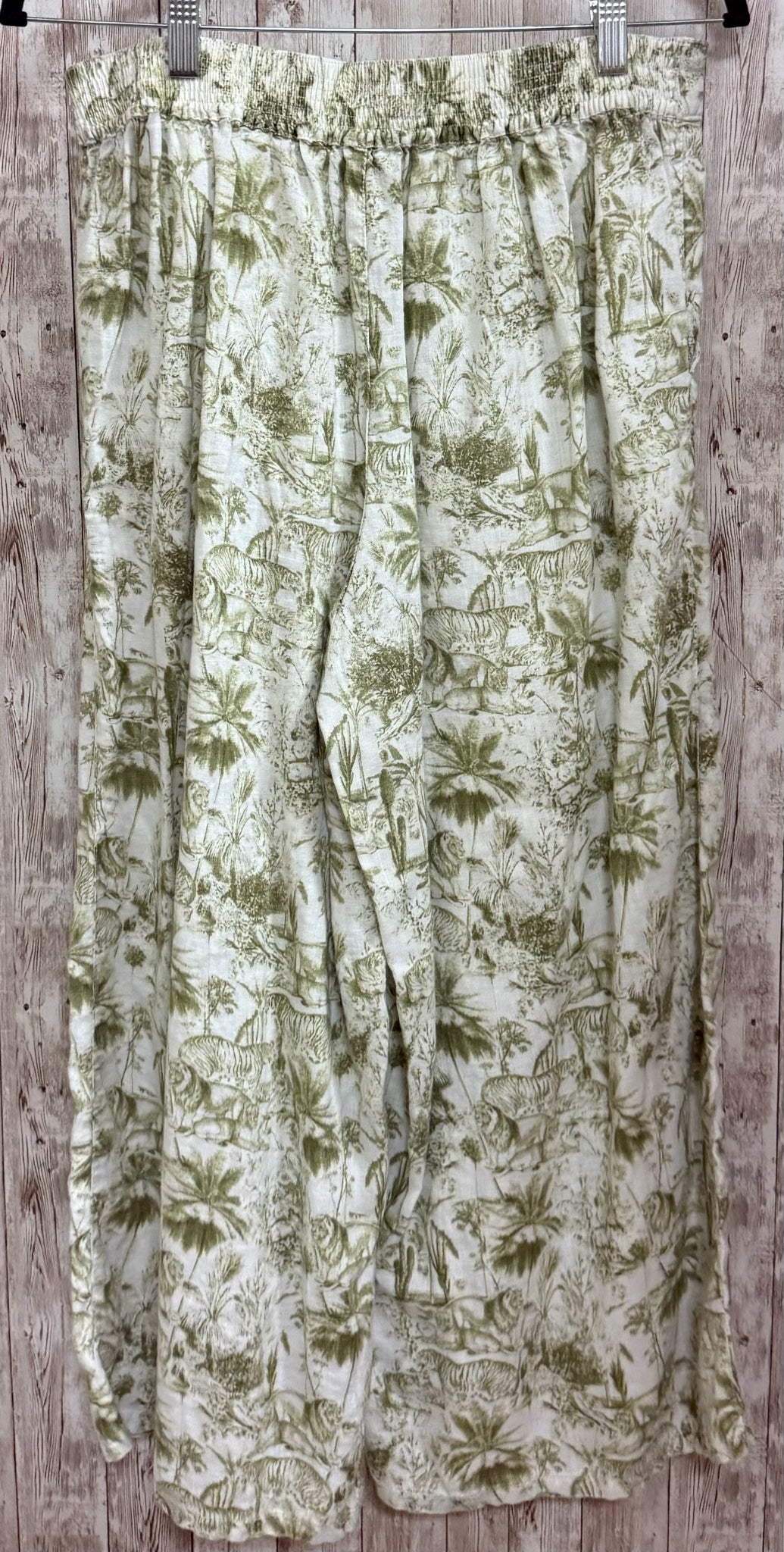 Size L RACHEL ZOE WHITE AND CREAM 2 PC PANT SET