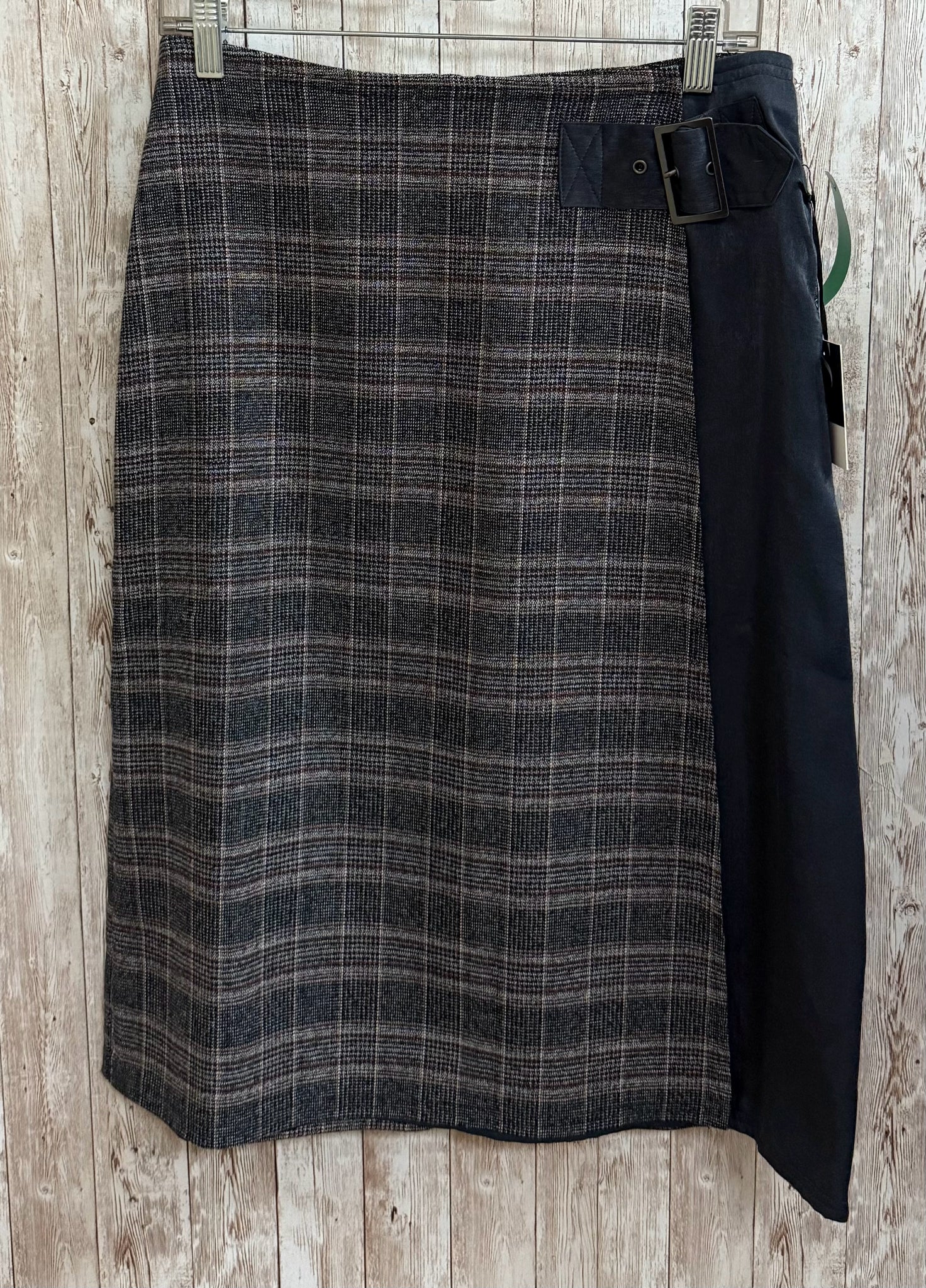 Size S SIMPLY VERA BROWN PLAID Skirt