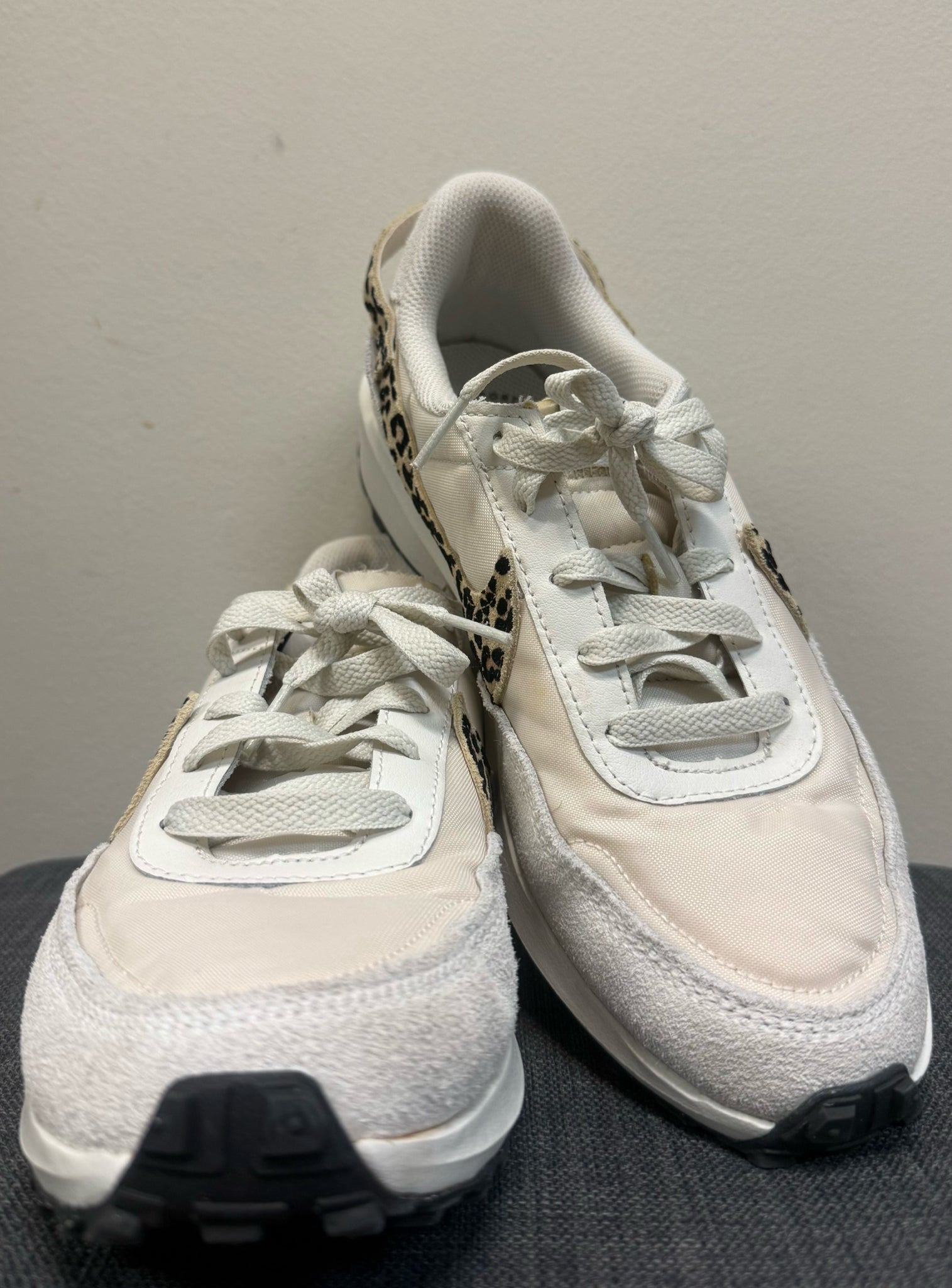 8.5 NIKE Cream Sneakers