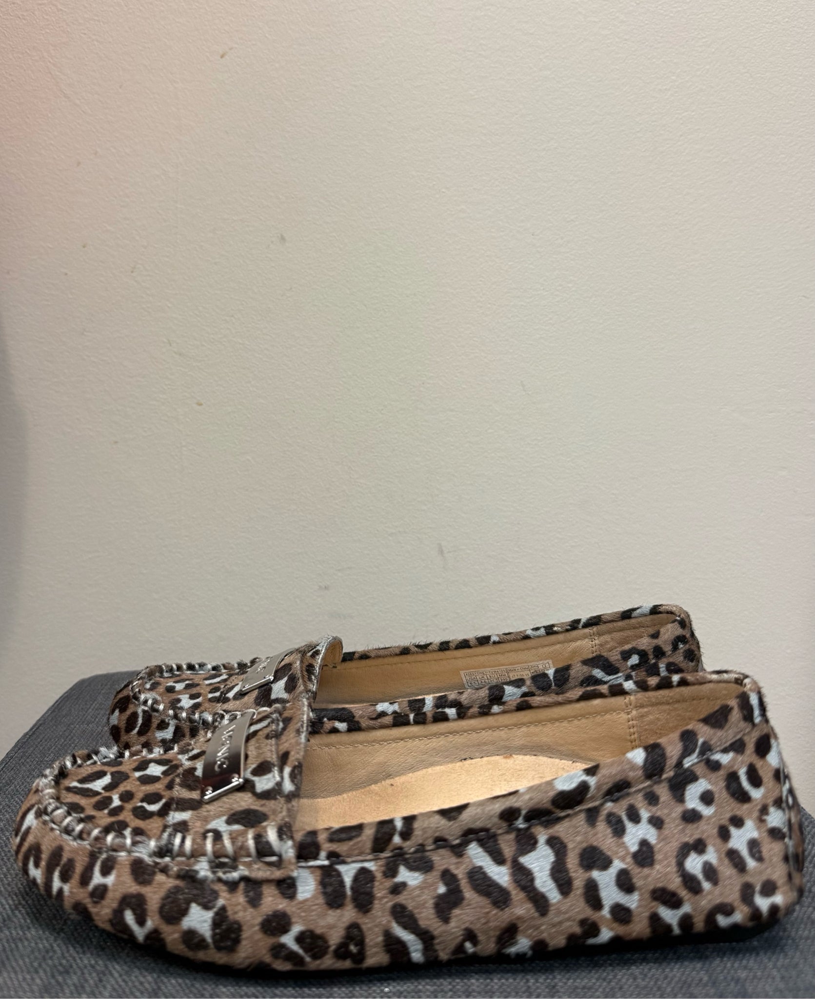 6.5 VIONIC BROWN AND TEAL SHOES