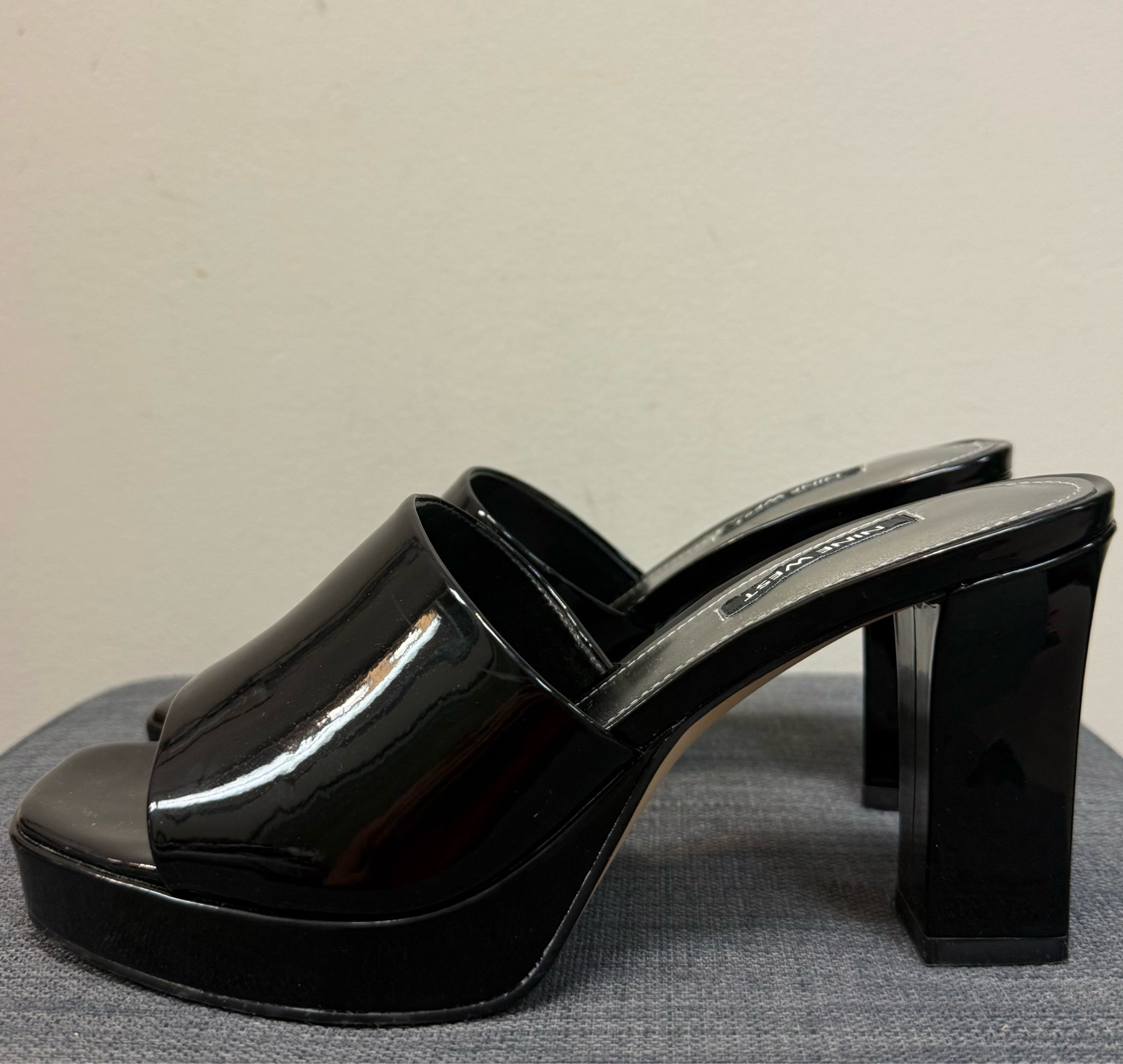 7 NINE WEST Black Sandals