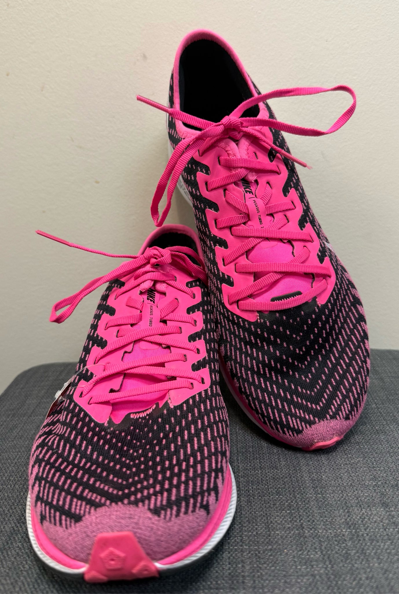 10 NIKE black and pink Sneakers