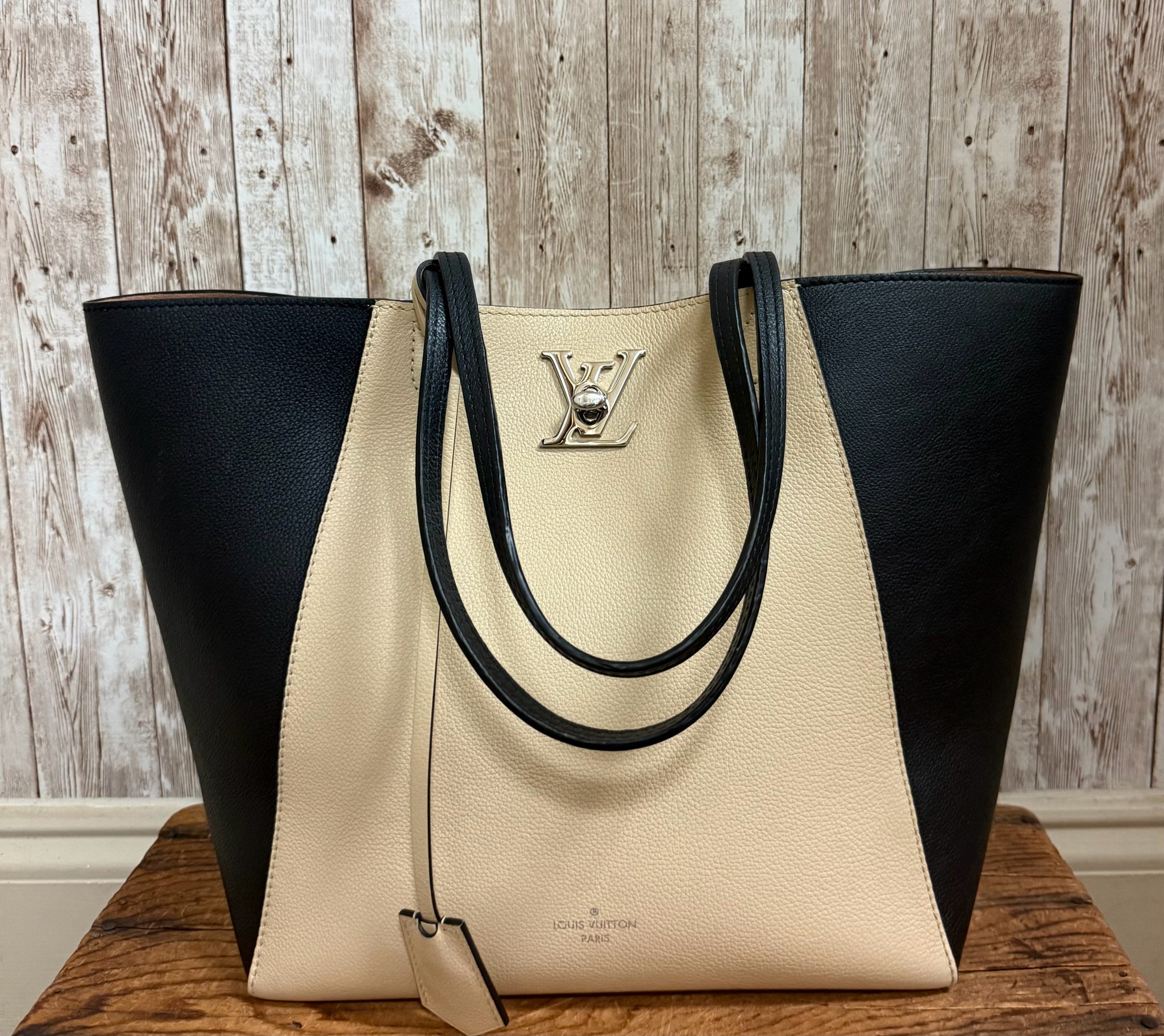 LOUIS VUITTON Tote
