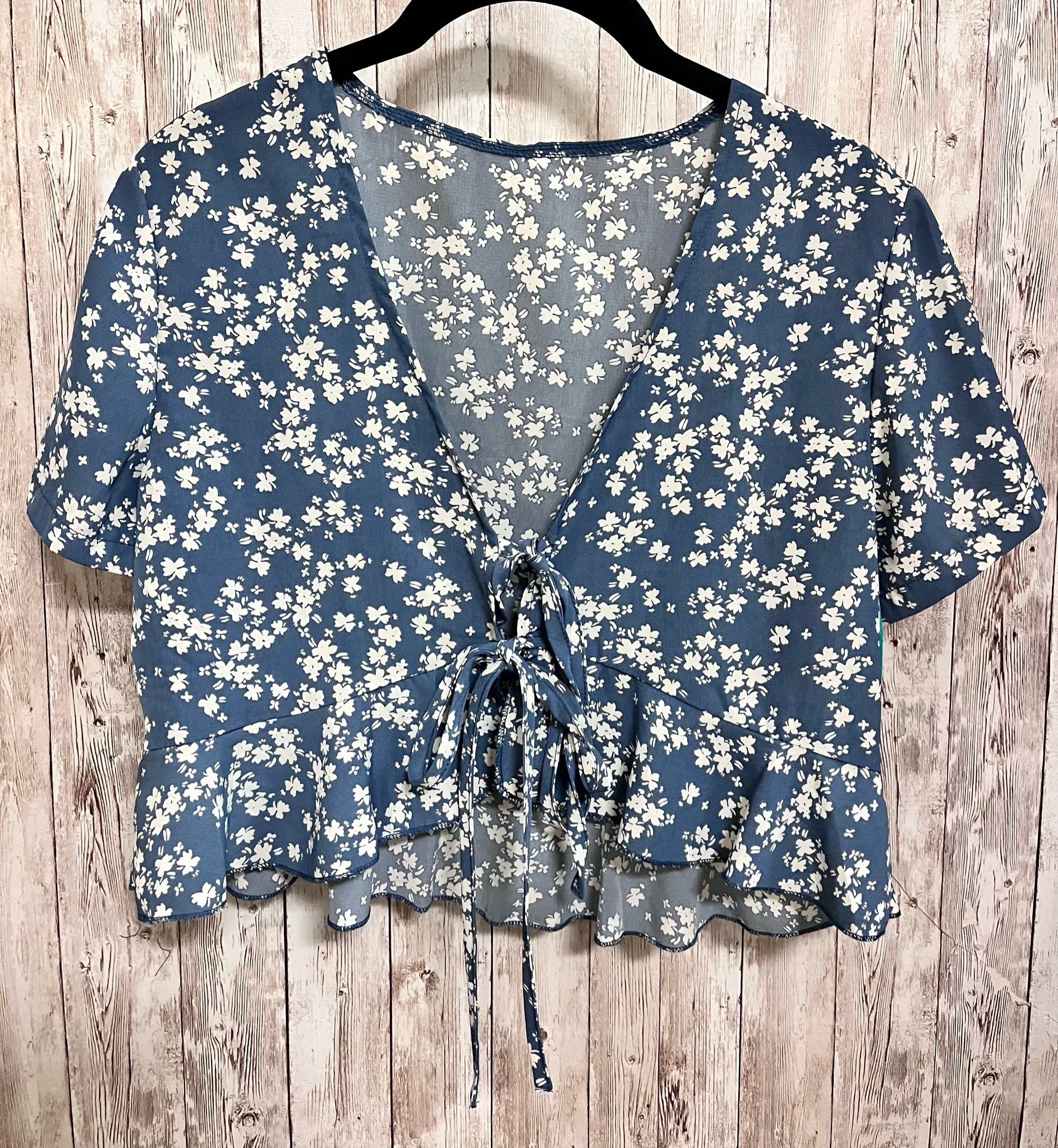 ROMWE BLUE AND WHITE FLORAL Size S Skirt