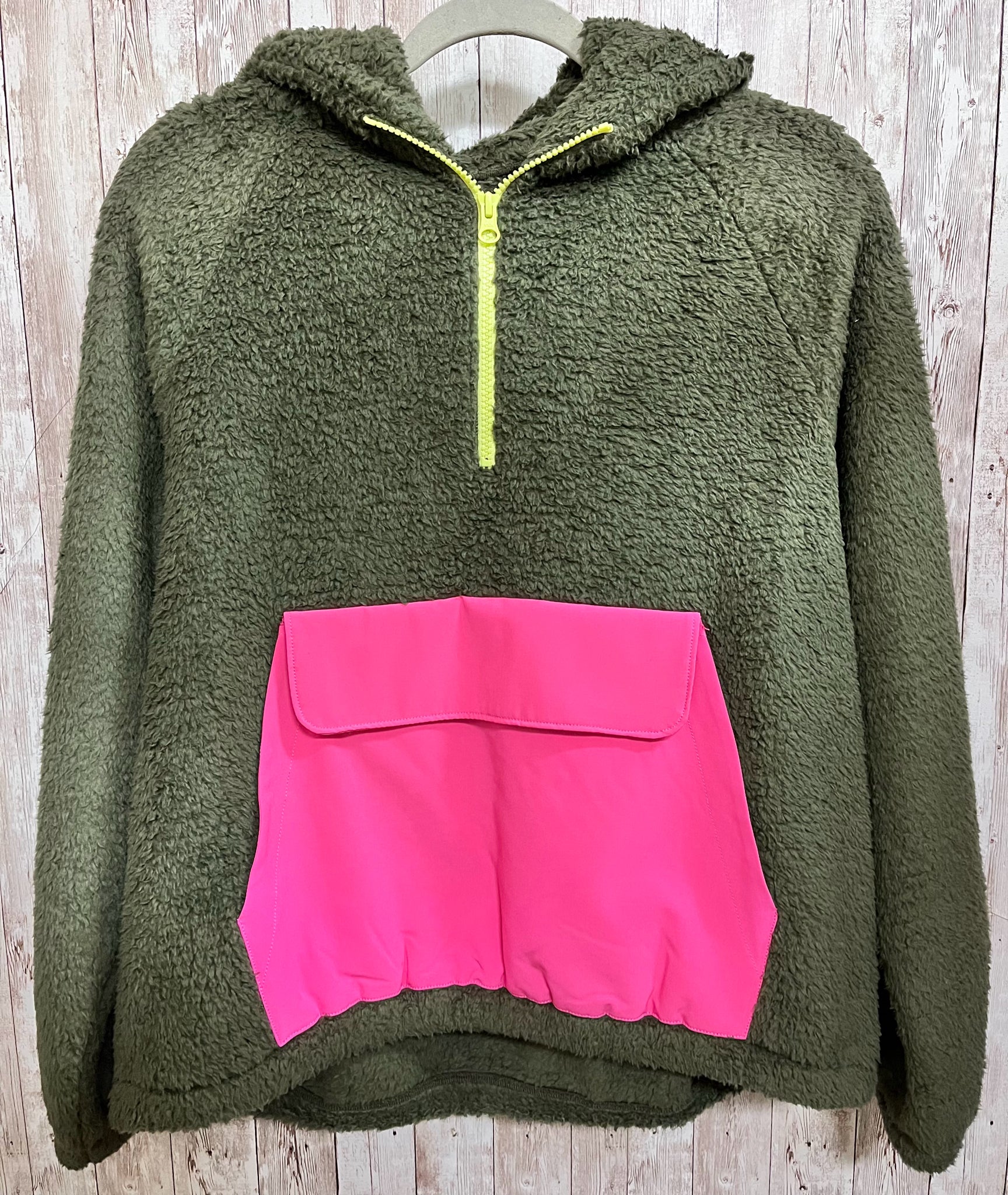 OUTERKNOWN Size S Olive Top