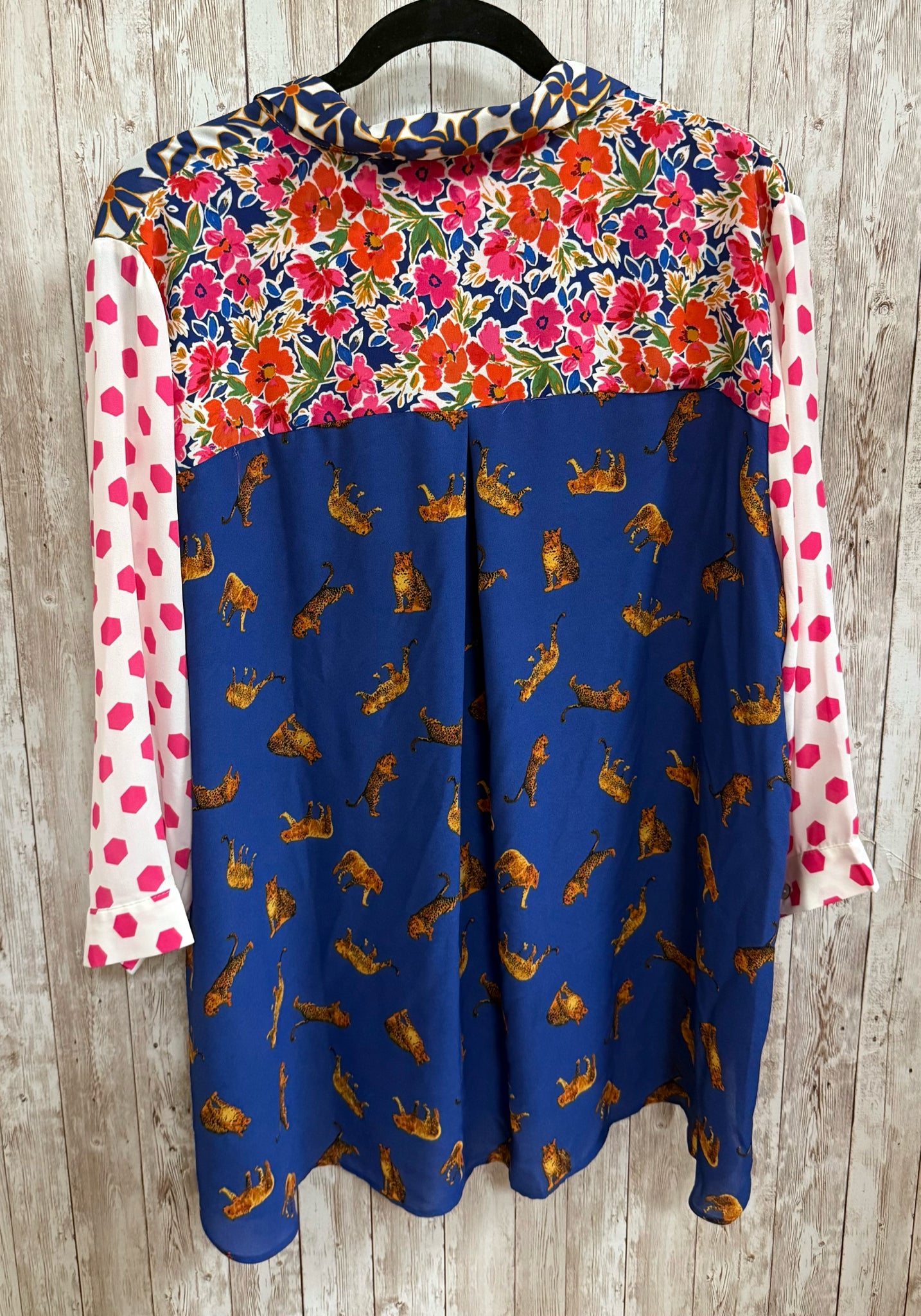 Size 2X ROSE & OLIVE WHITE AND PINK Top