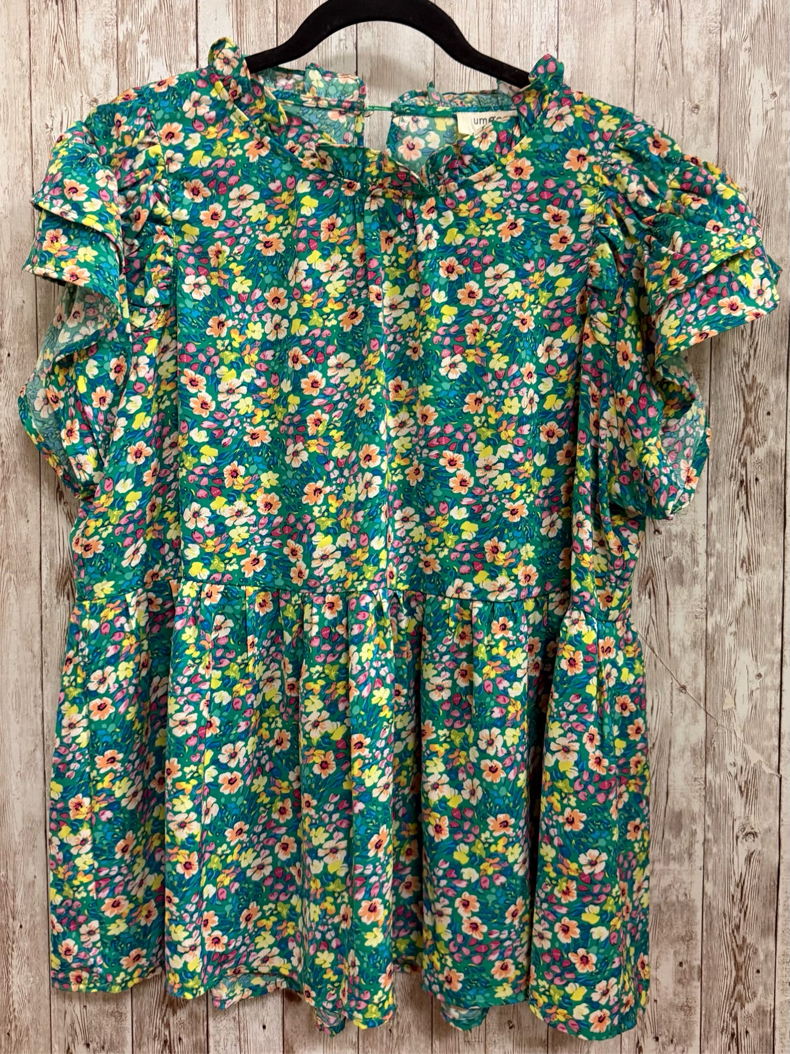 Size L UMGEE GREEN AND YELLOW FLORAL Top