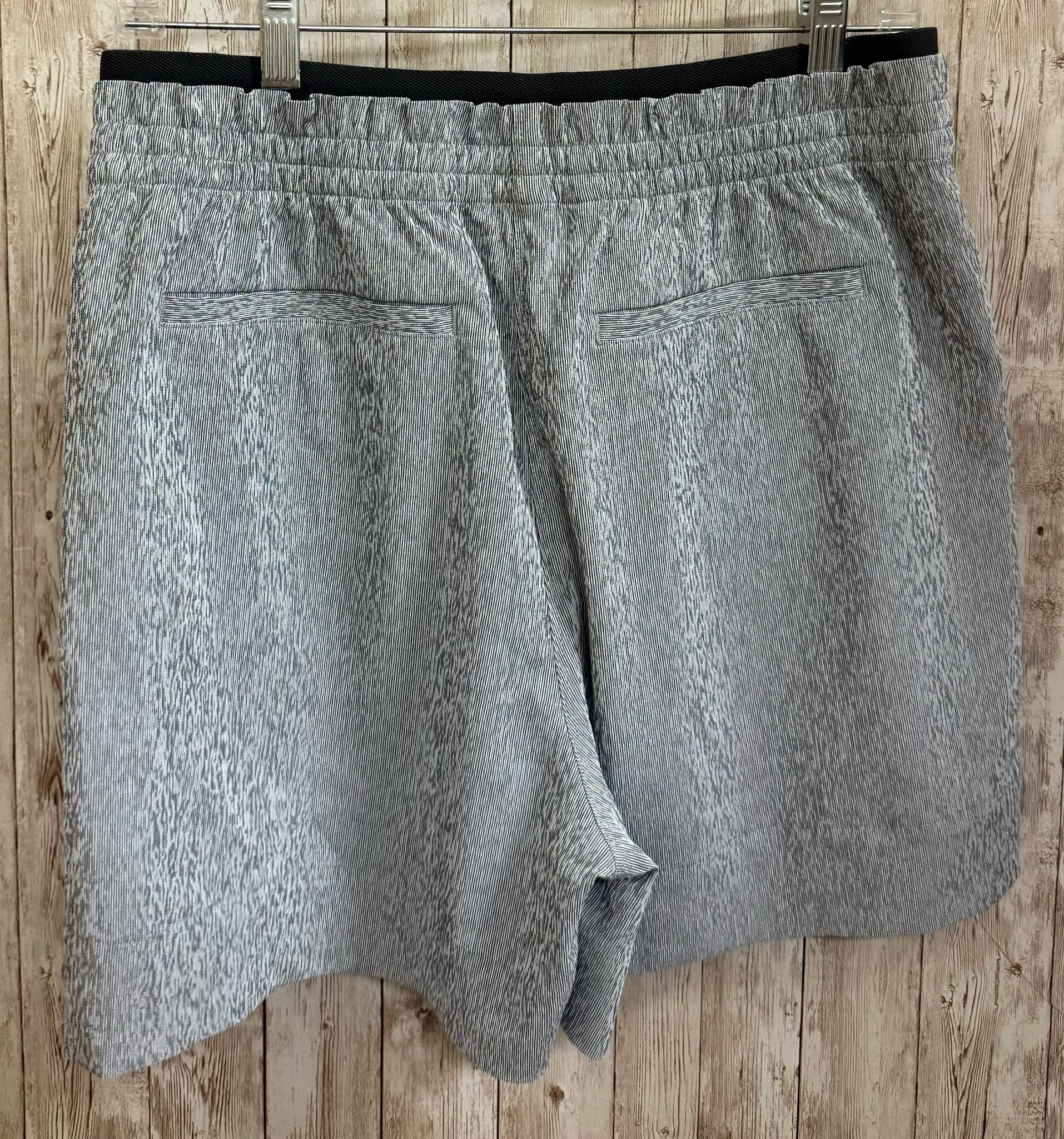 Size 8 ATHLETA gray and white Shorts