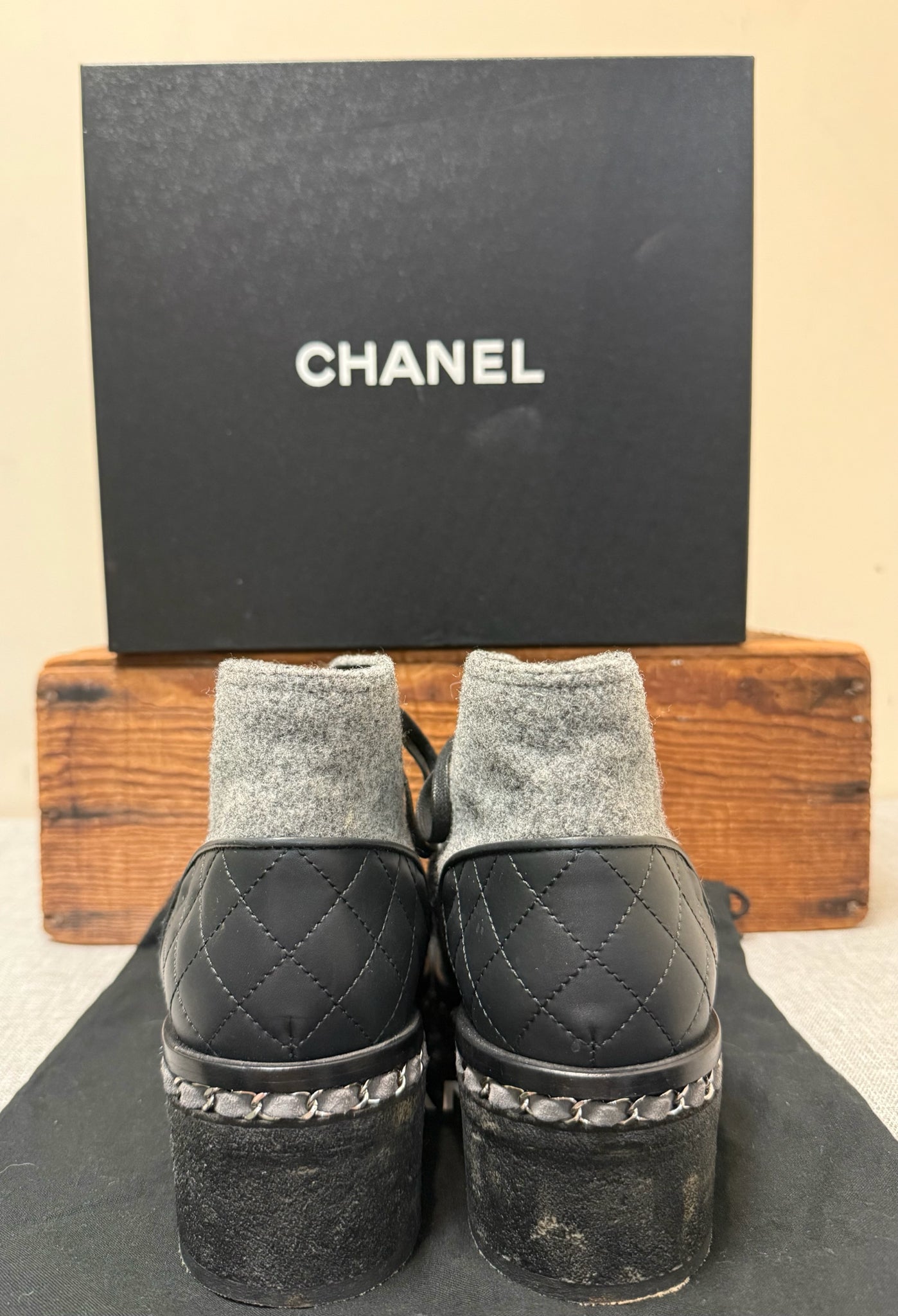 CHANEL 10 gray and black Boots