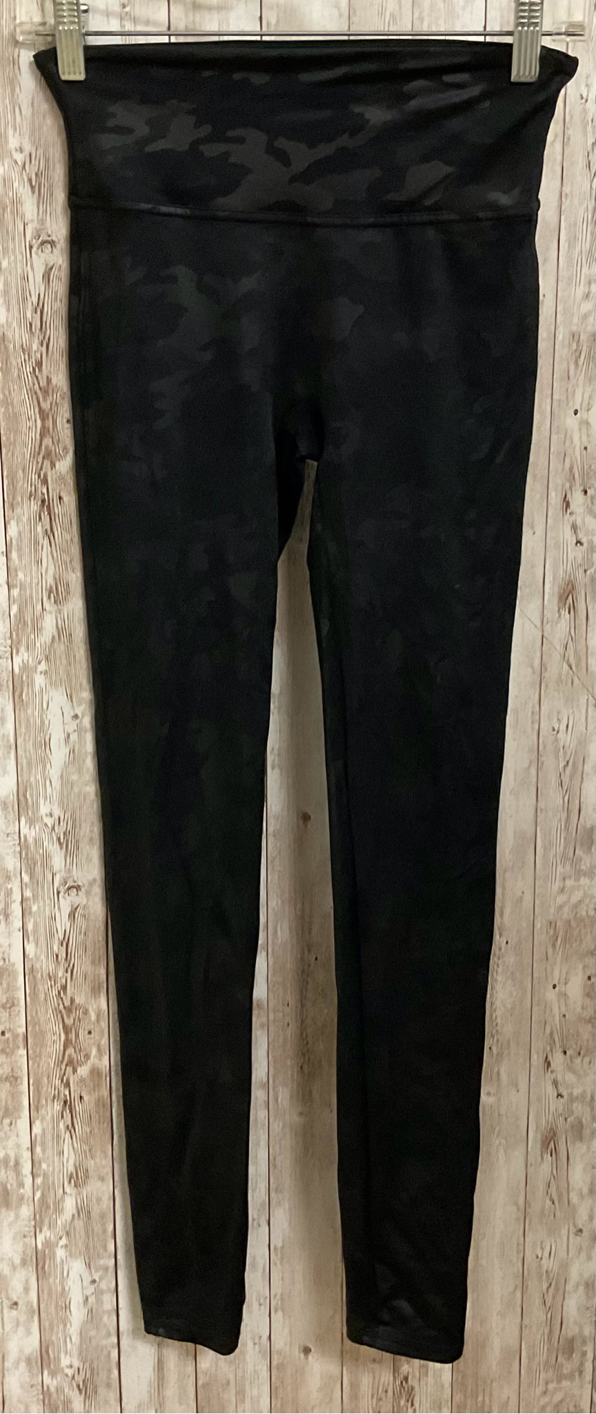 Size S SPANX BLACK CAMO Leggings
