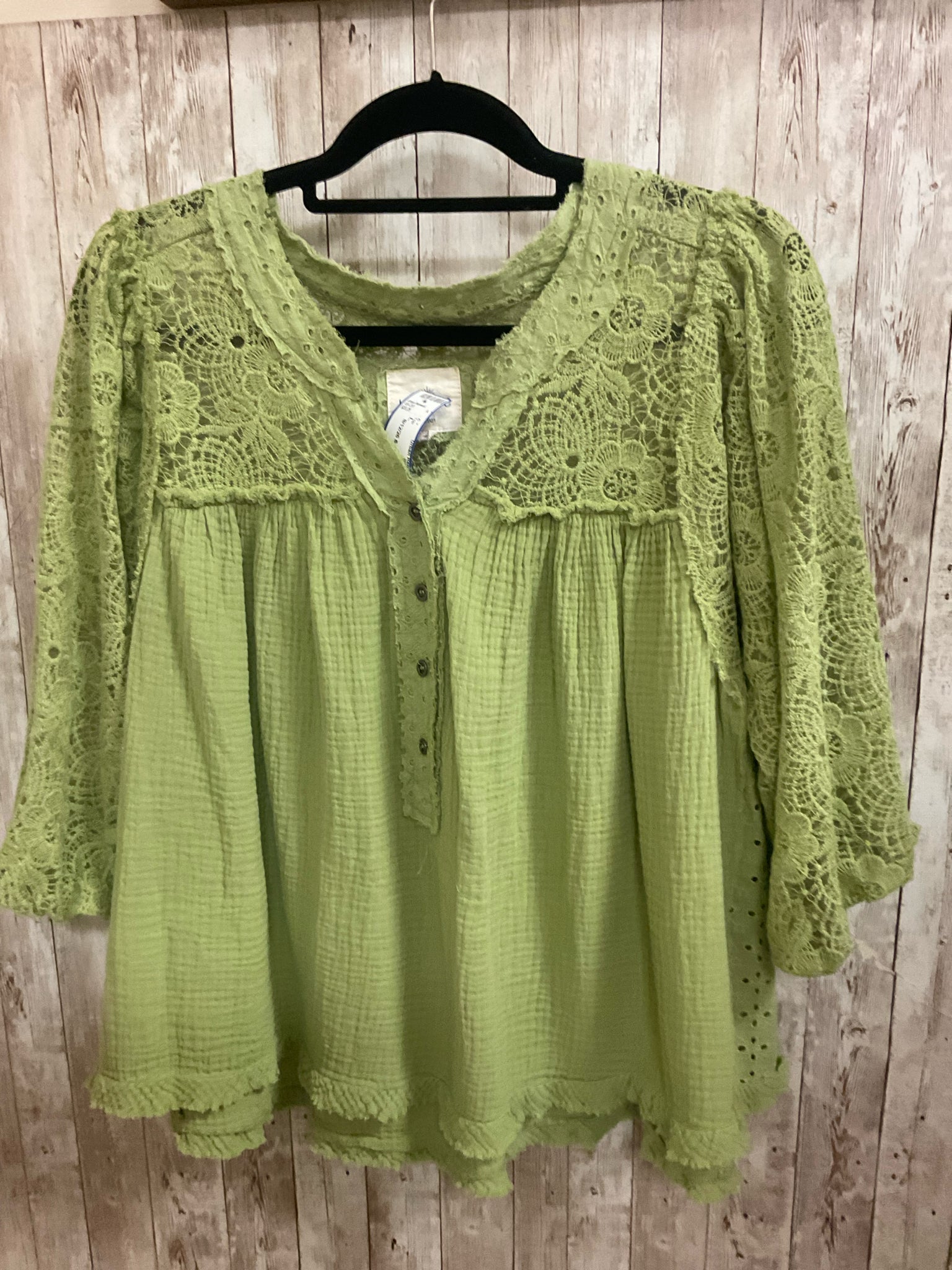 Size L UMGEE Green Top
