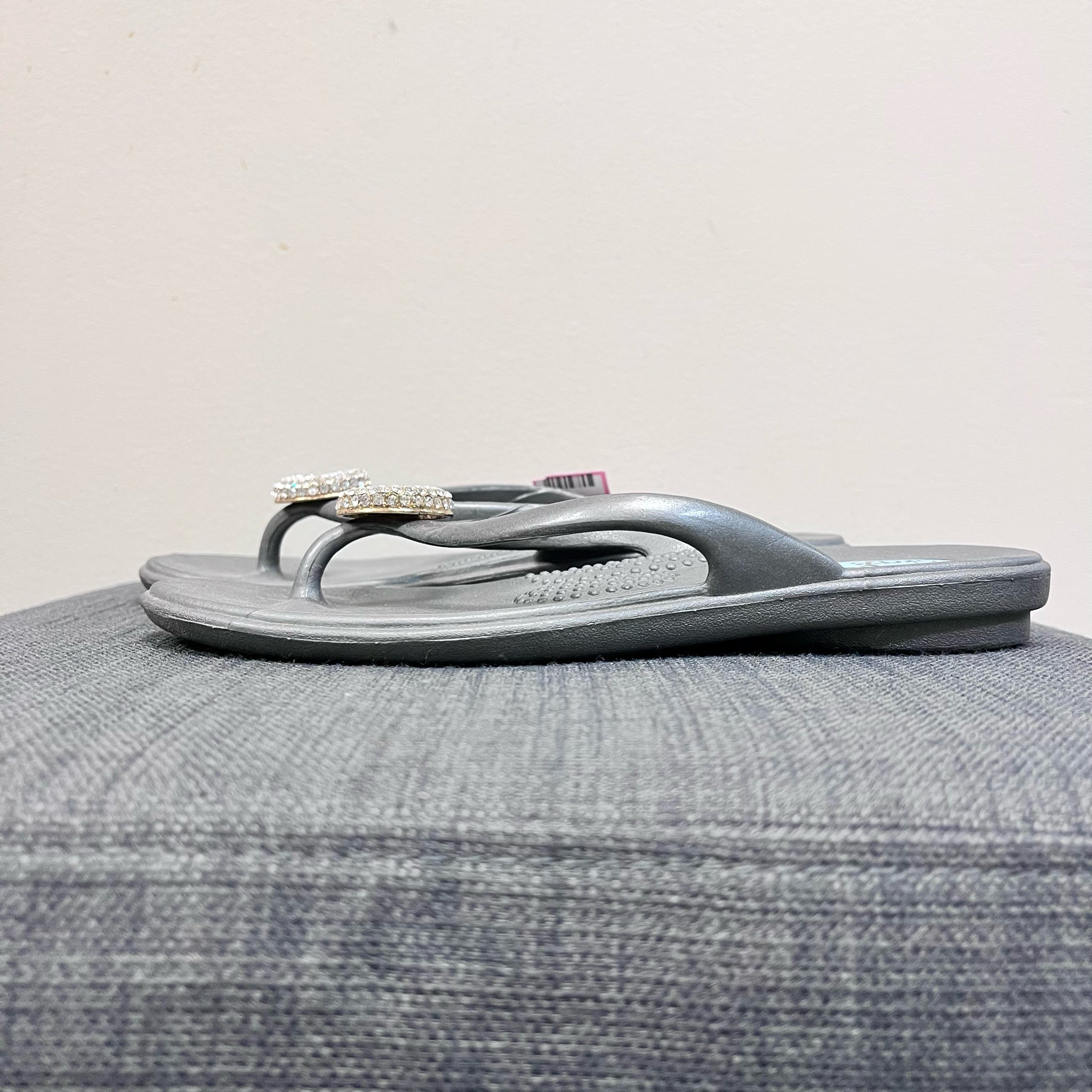 OKA b. 6 Silver FLIP FLOP