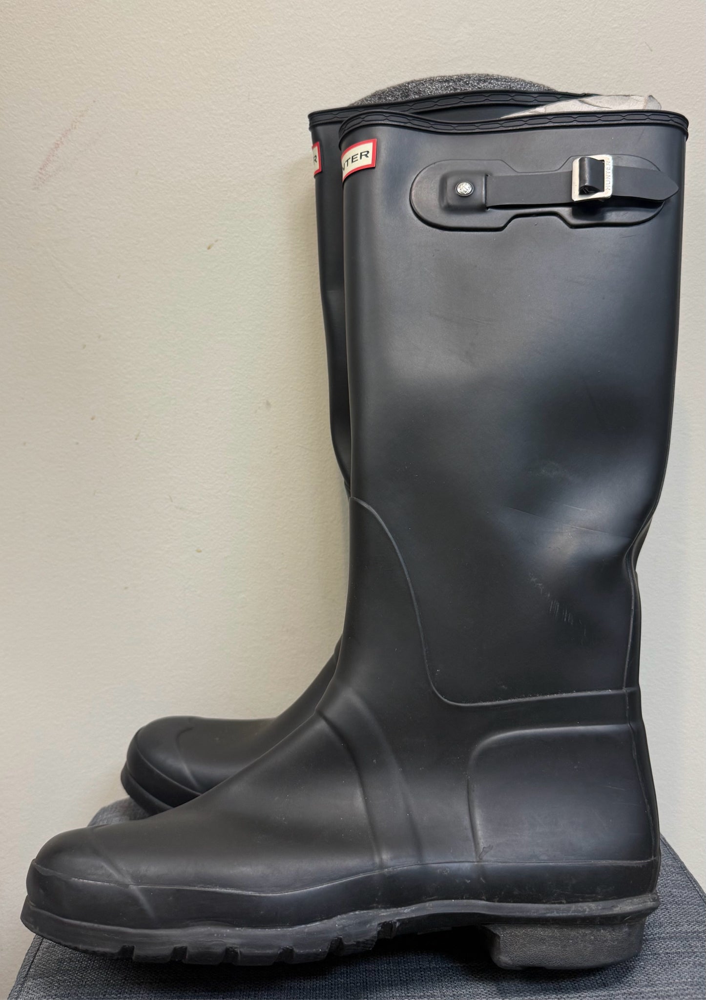 11 HUNTER Black Boots