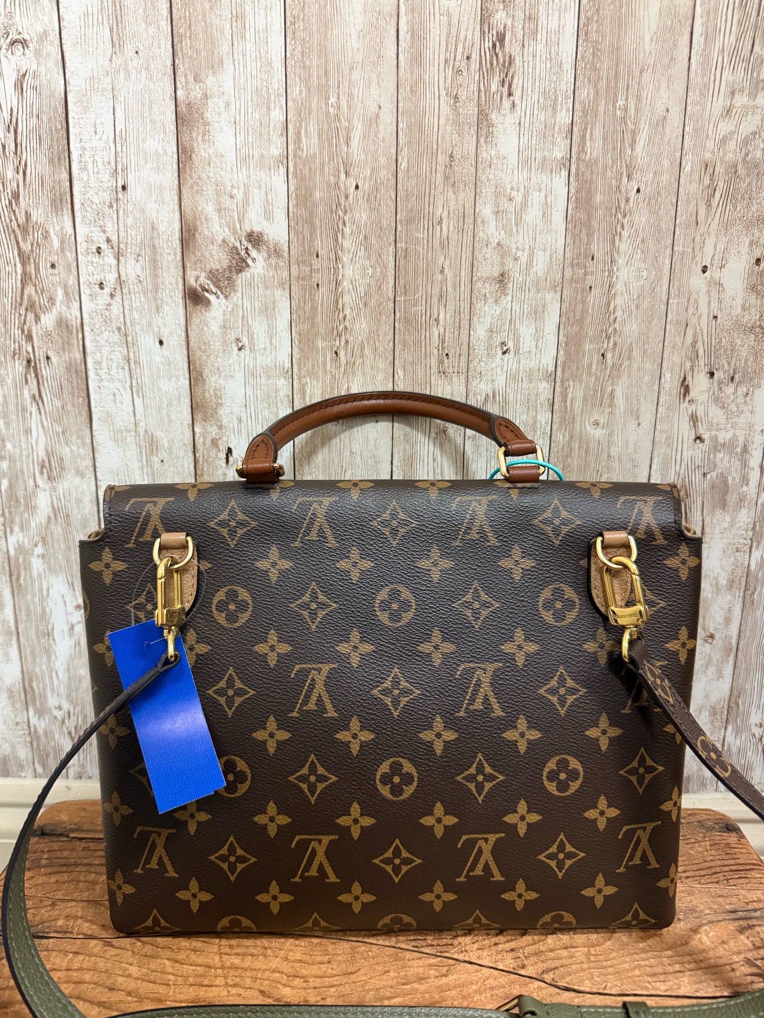 LOUIS VUITTON Purse