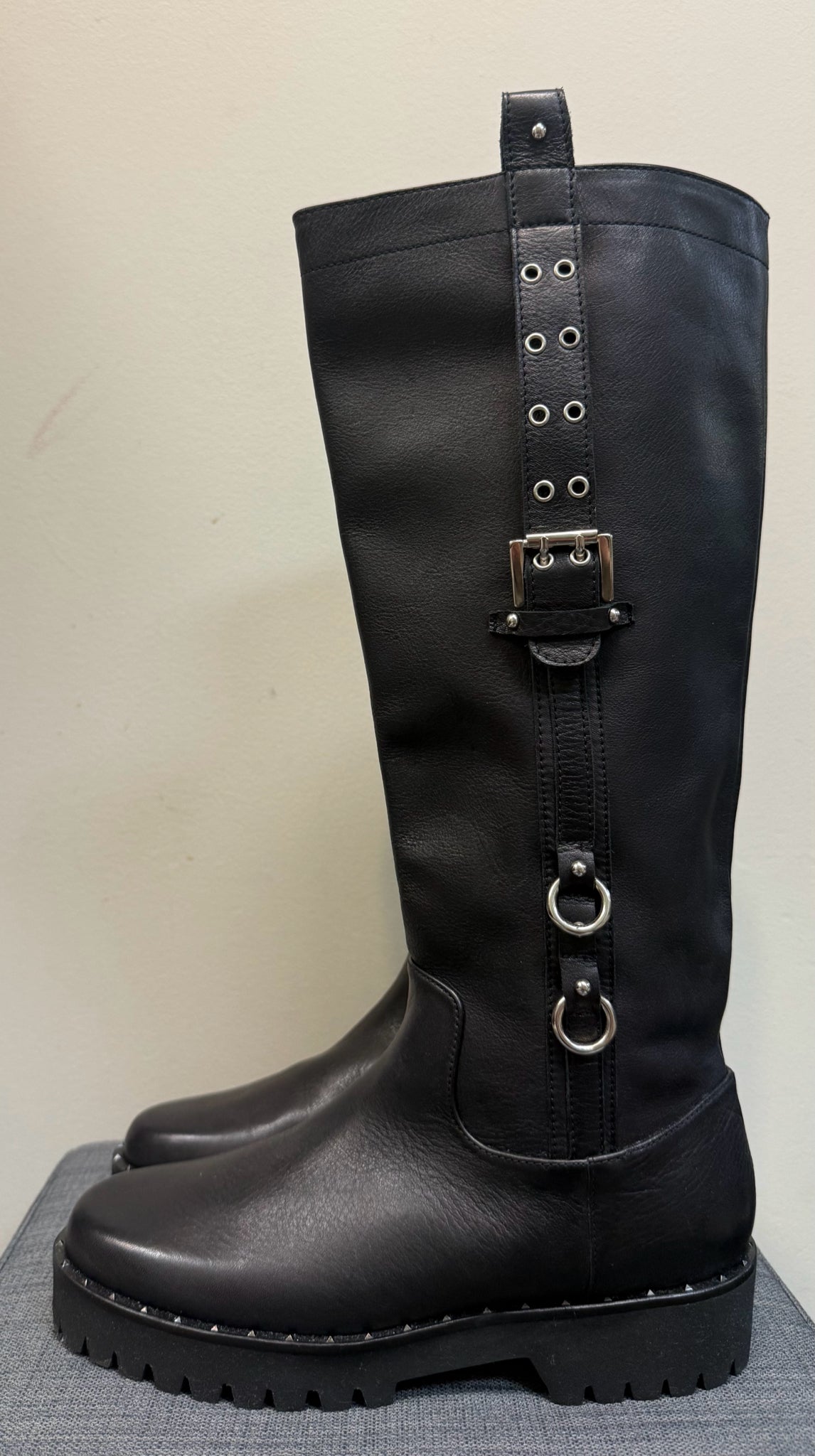 JON JOSEF 8.5 Black Boots