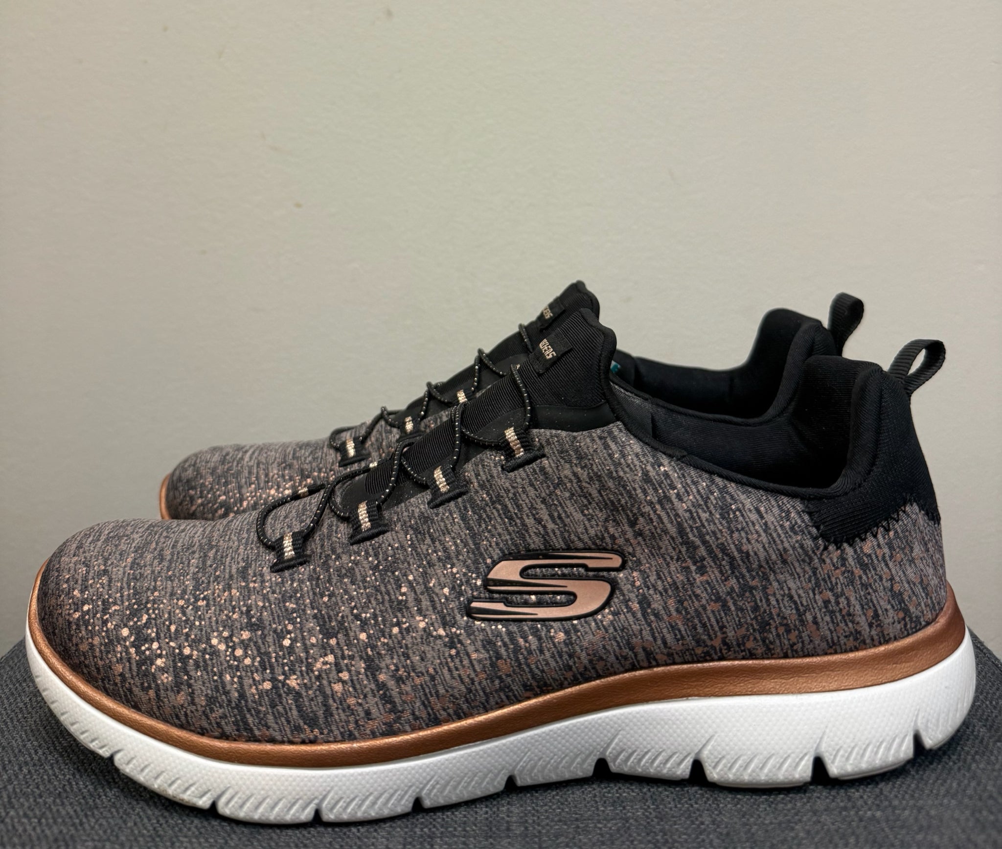 9 SKECHERS Black Print SHOES