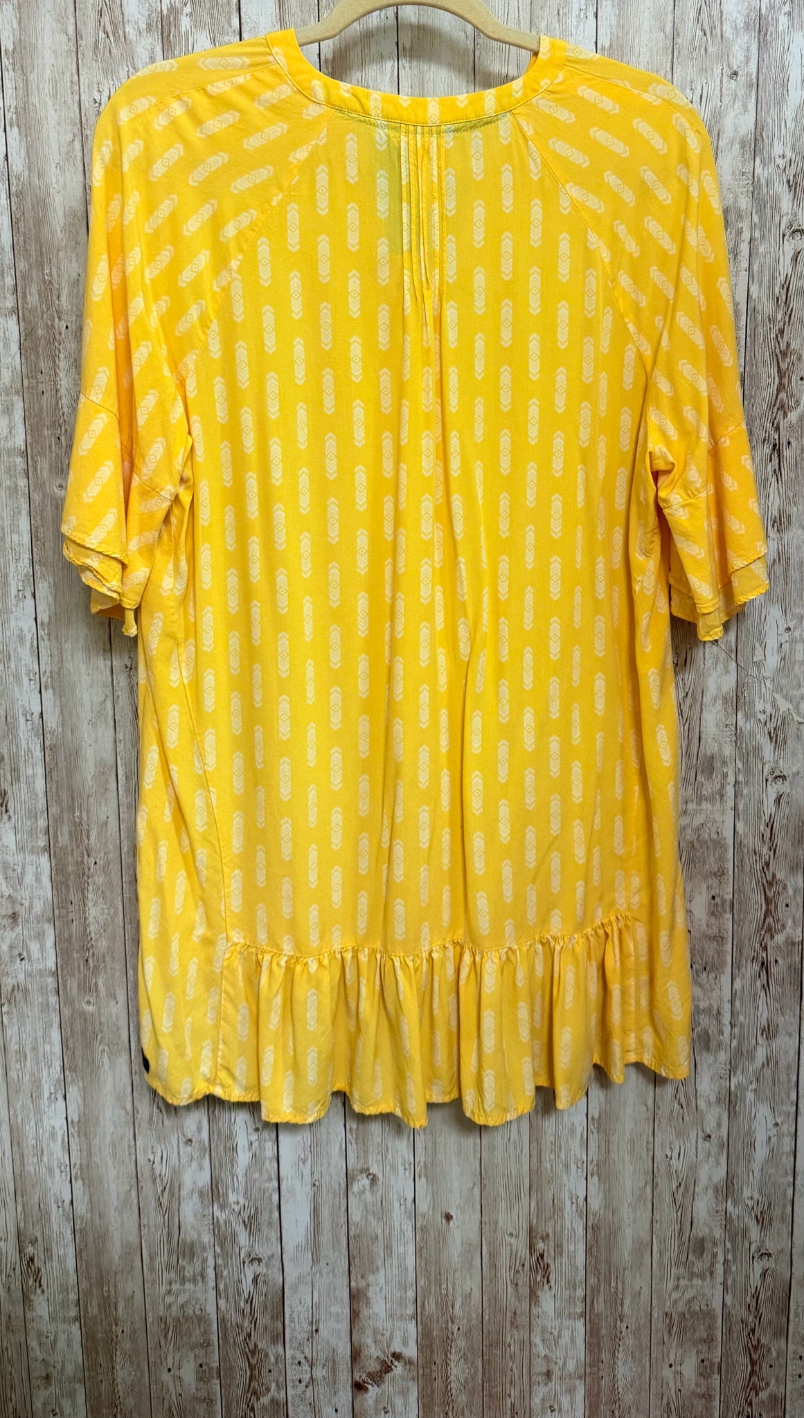 Size M MATILDA JANE Yellow Print Top