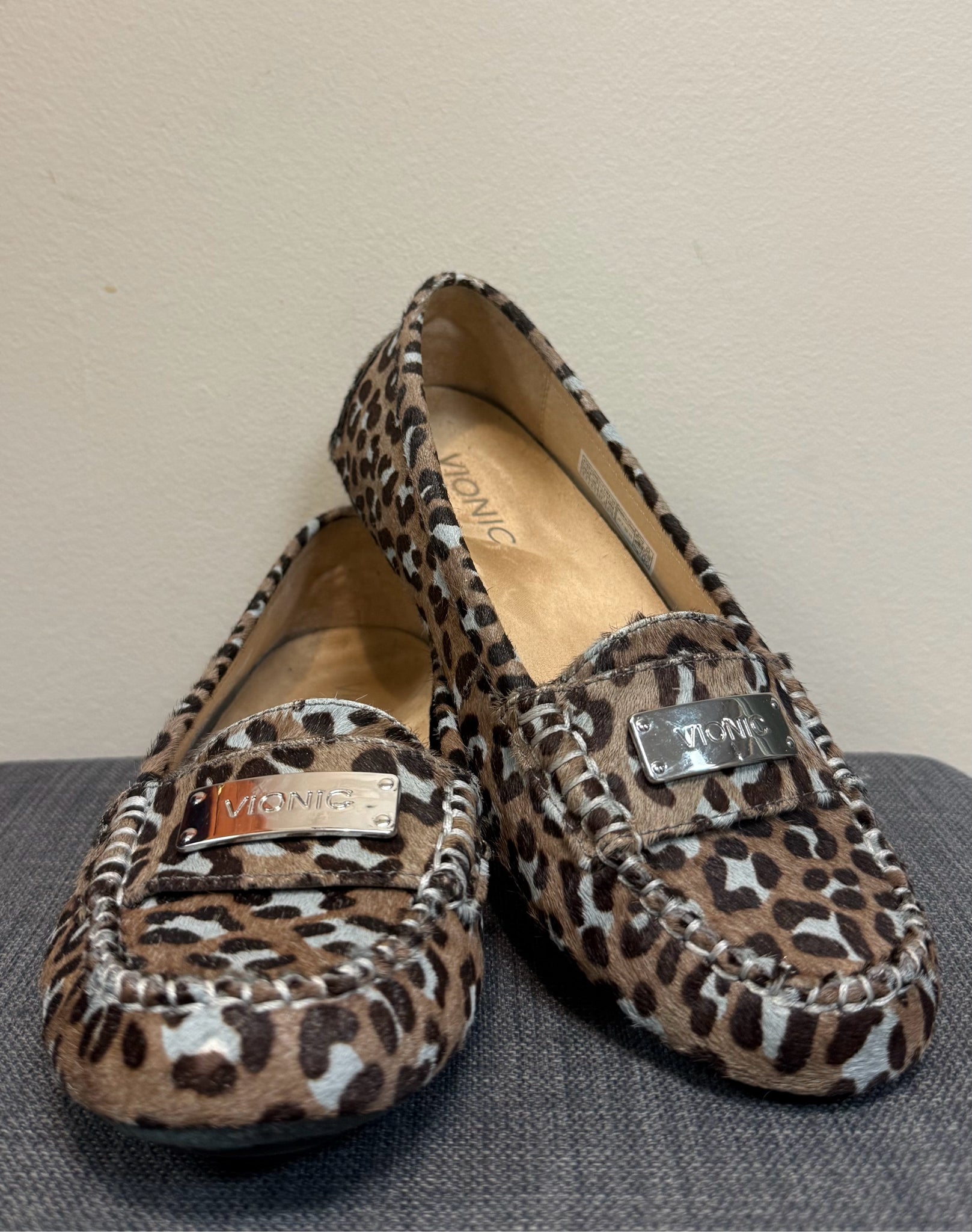 6.5 VIONIC BROWN AND TEAL SHOES