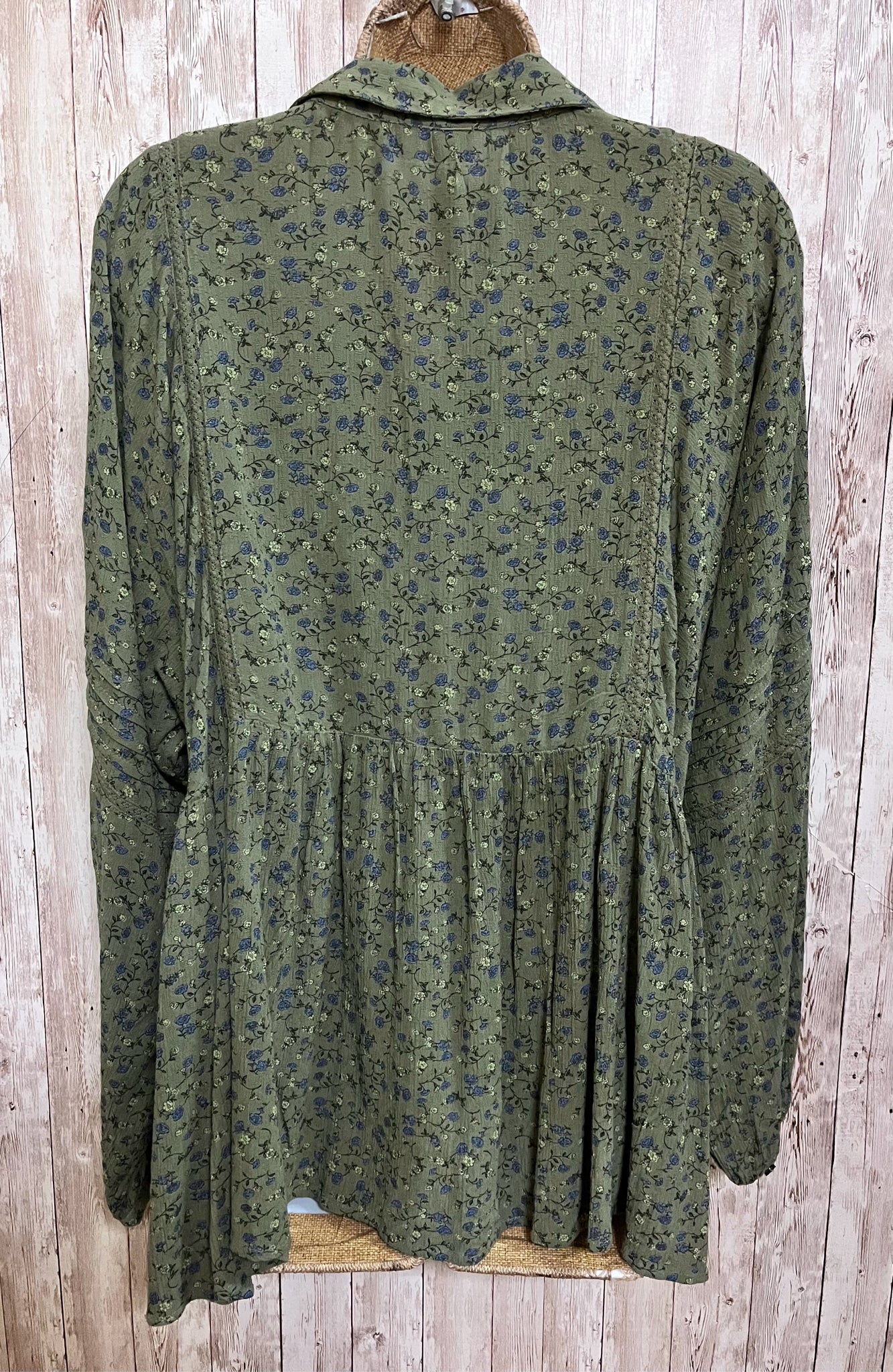 Size S LUCKY BRAND Olive Print Top