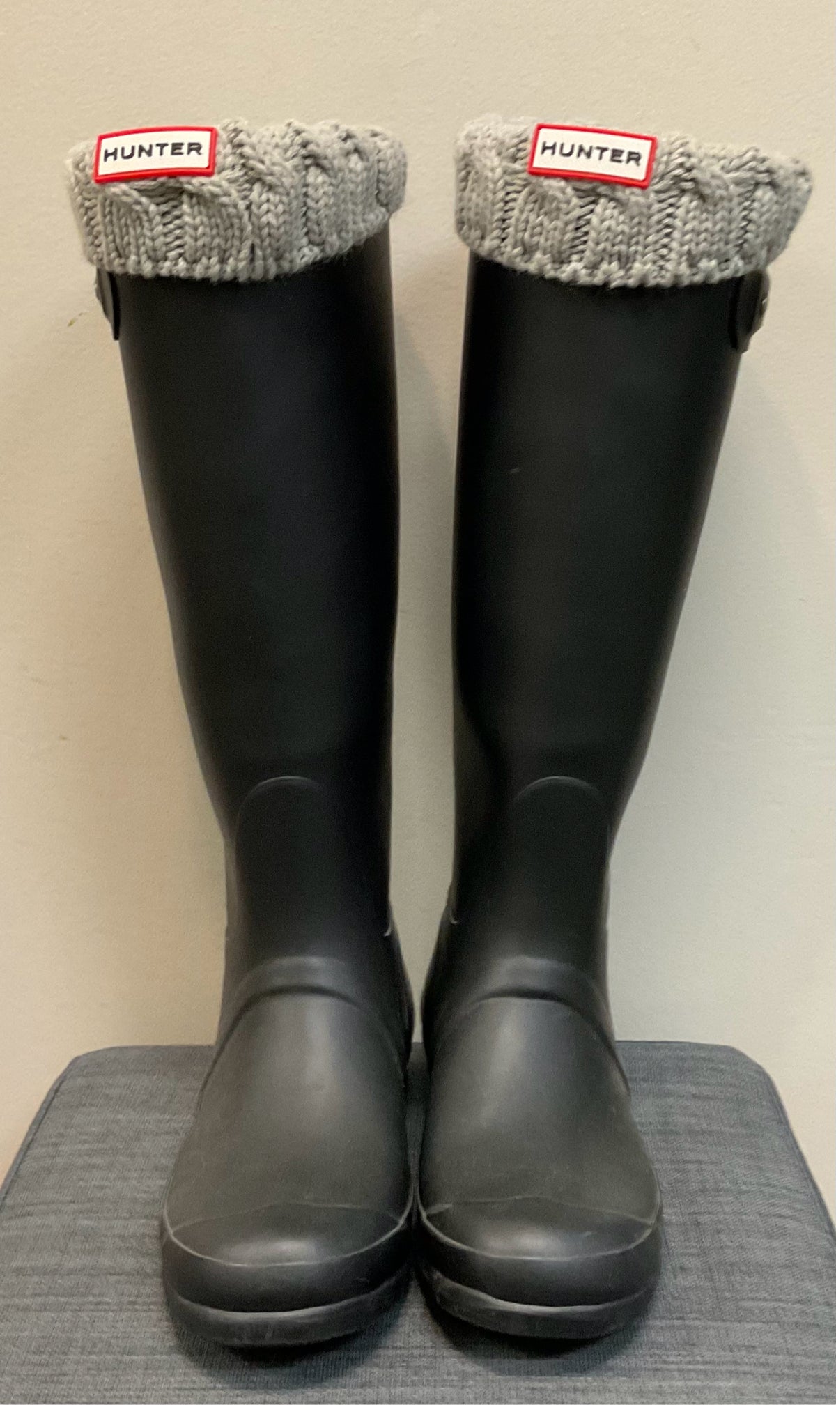 8 HUNTER Black Boots