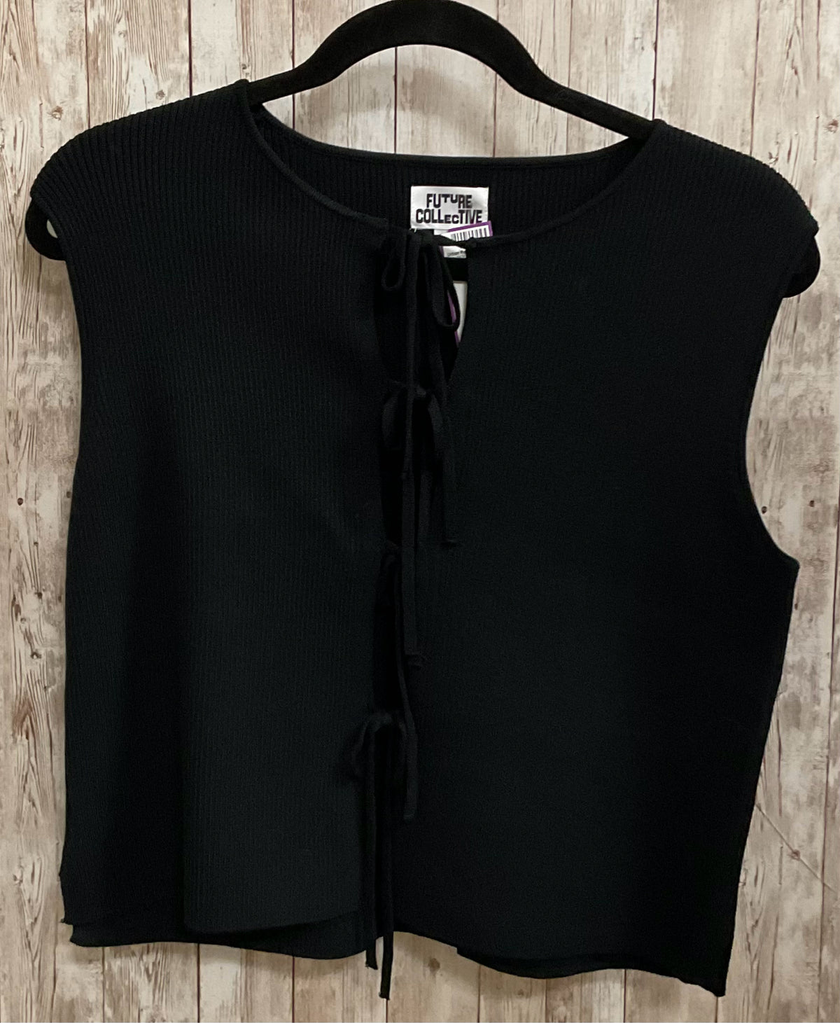 Size M FUTURE COLLECTIVE Black Top