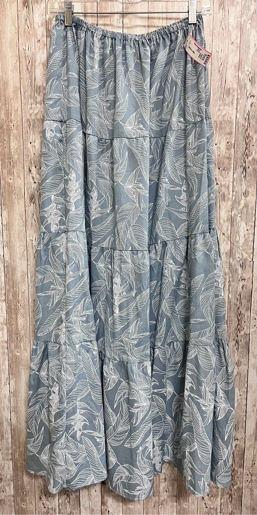 AAKAA Size L BLUE AND WHITE Skirt