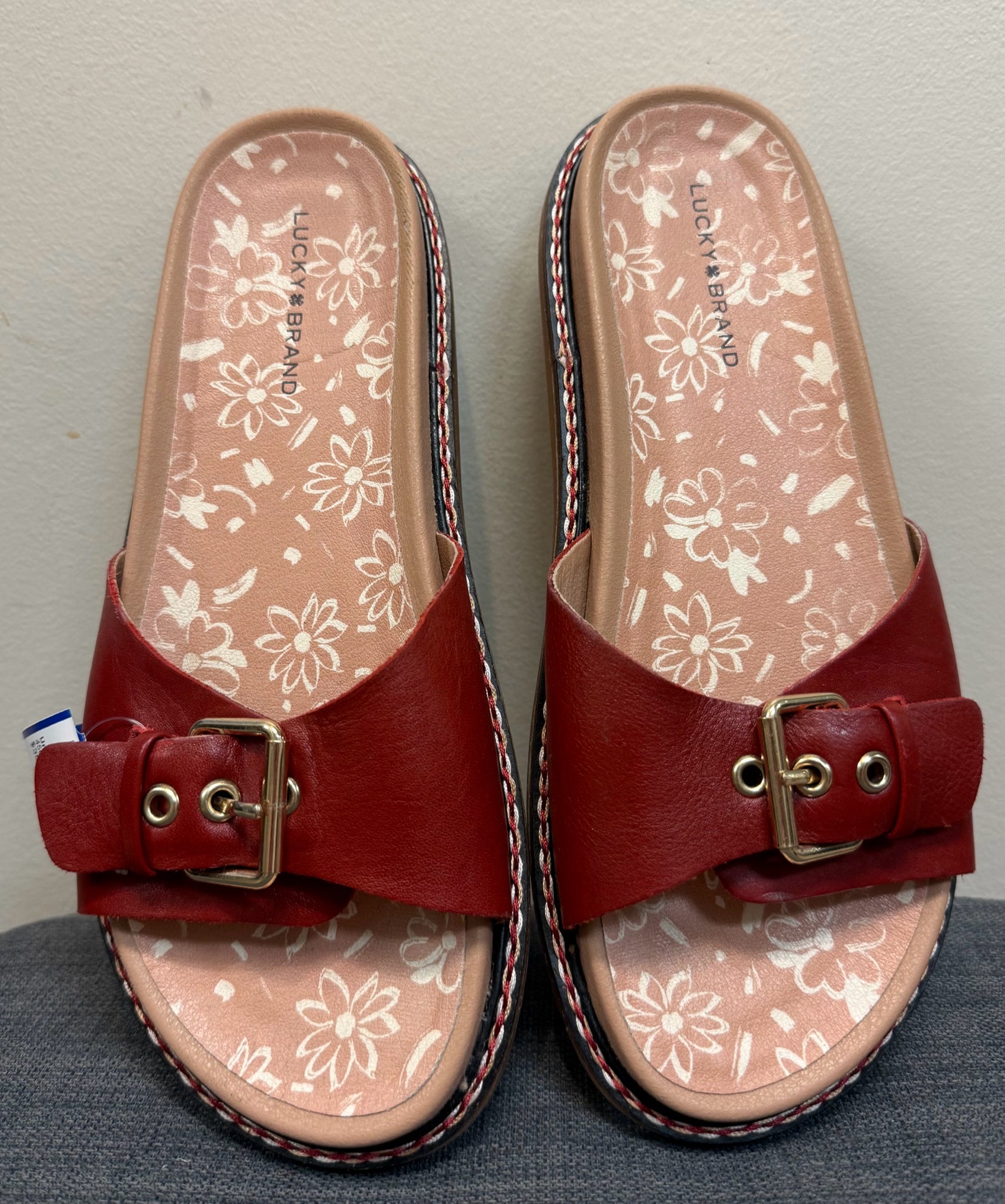 8 LUCKY BRAND Red Sandals