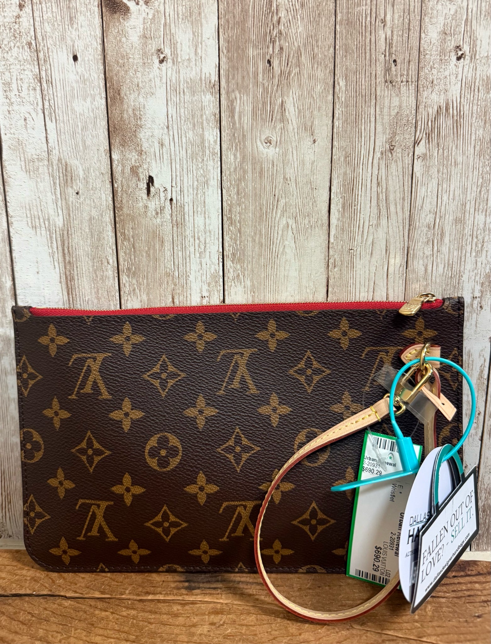 LOUIS VUITTON Wristlet