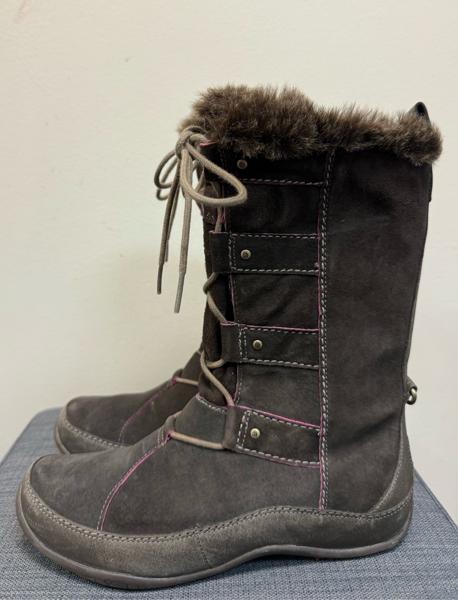 6 NORTH FACE BROWN SUEDE Boots