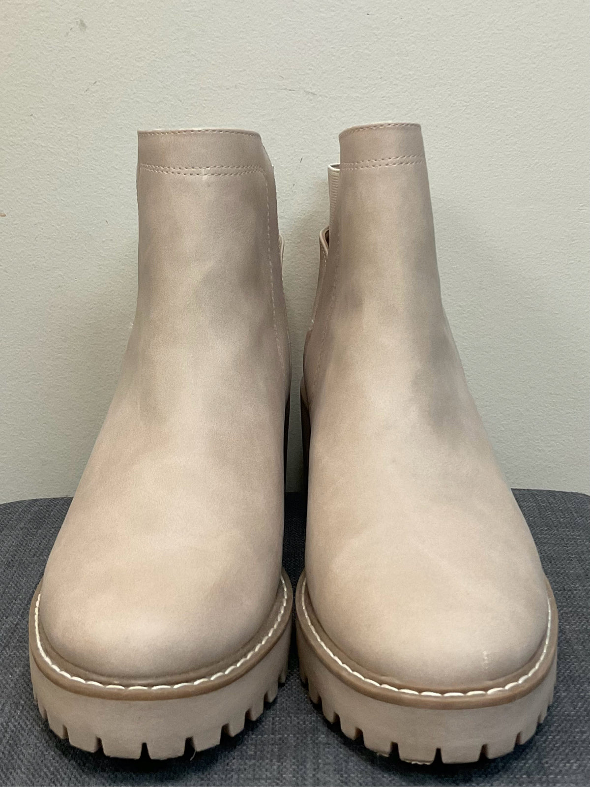 10 DOLCE VITA Beige Boots