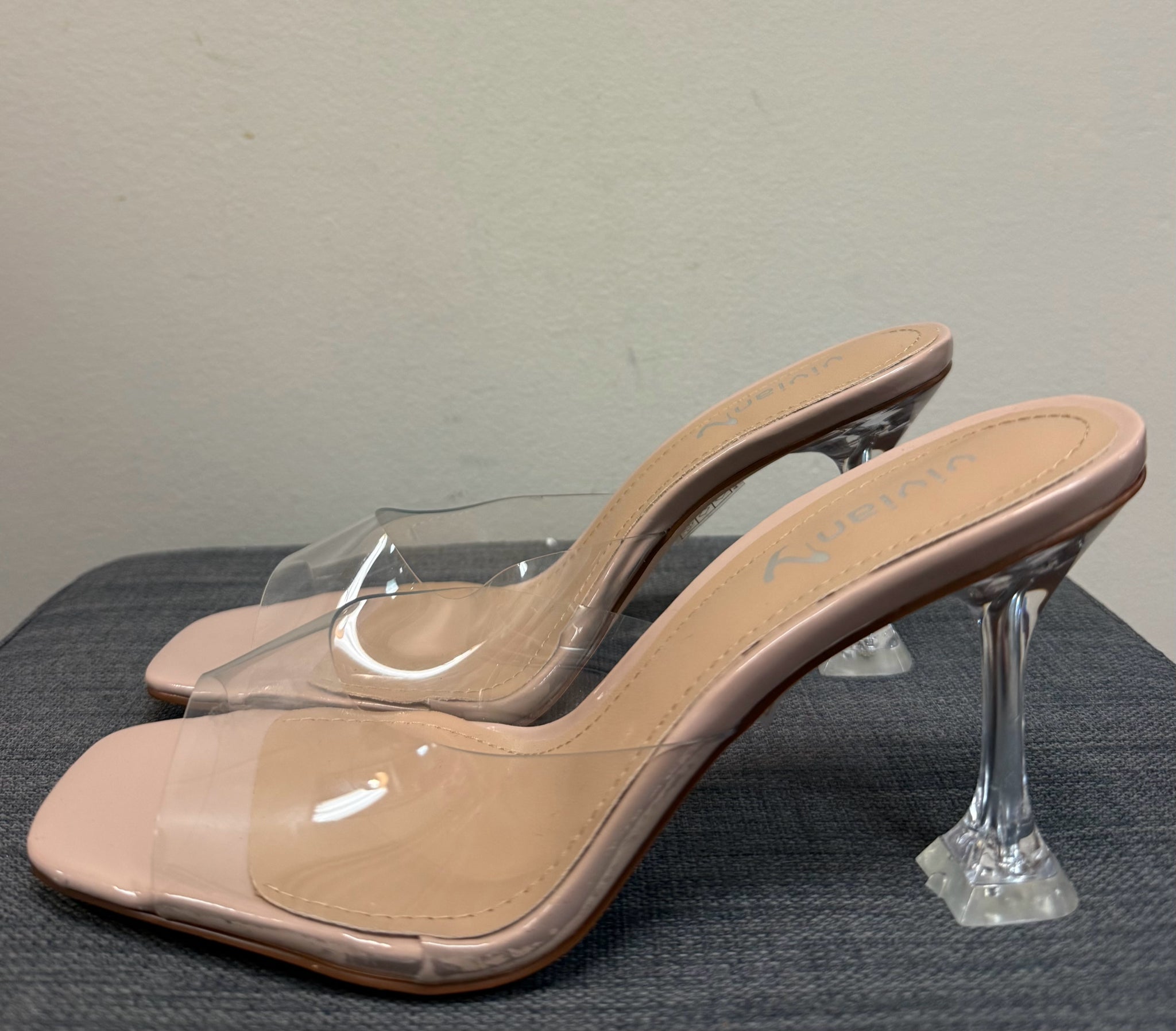 6.5 VIVIAN DIAMOND CLEAR Sandals