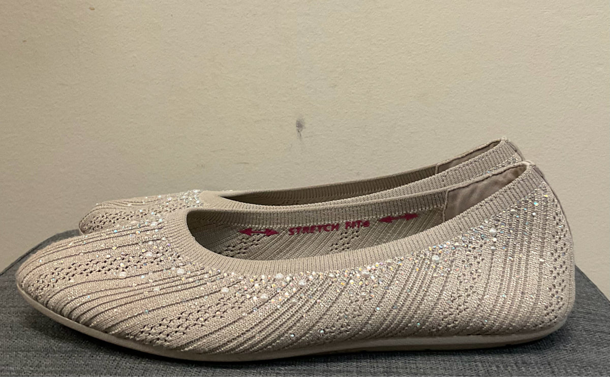 8.5 SKECHERS Taupe SHOES