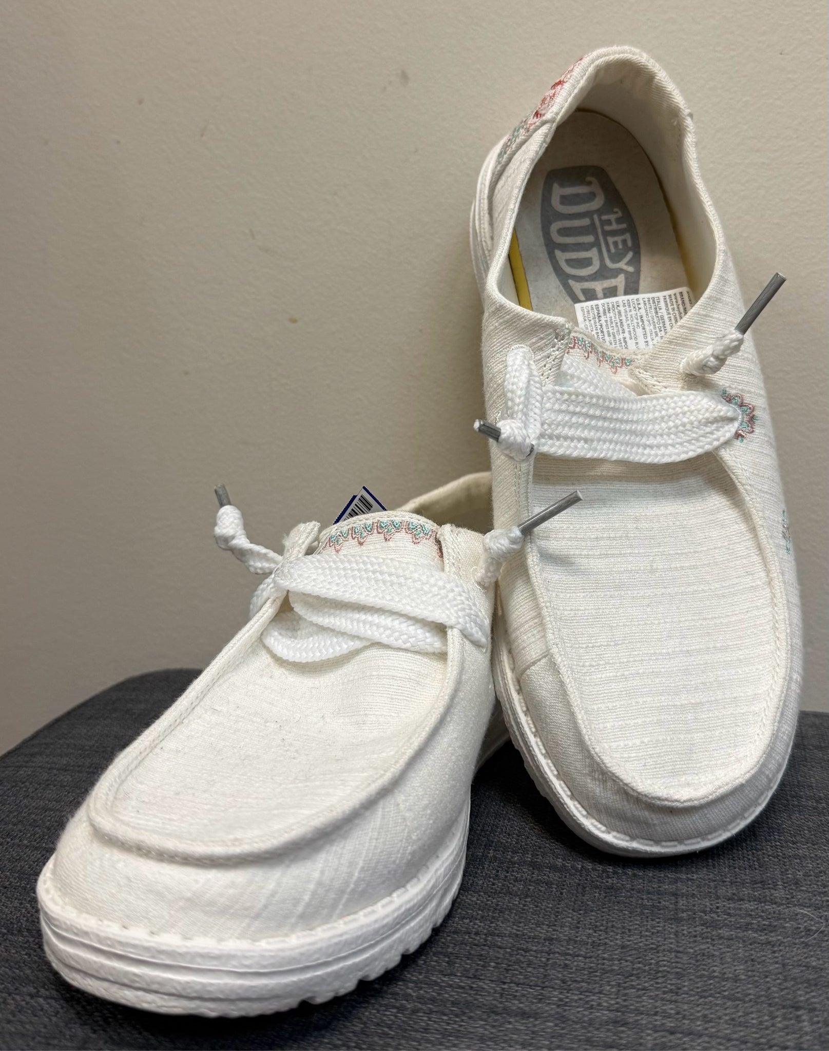 8 HEY DUDE White SHOES