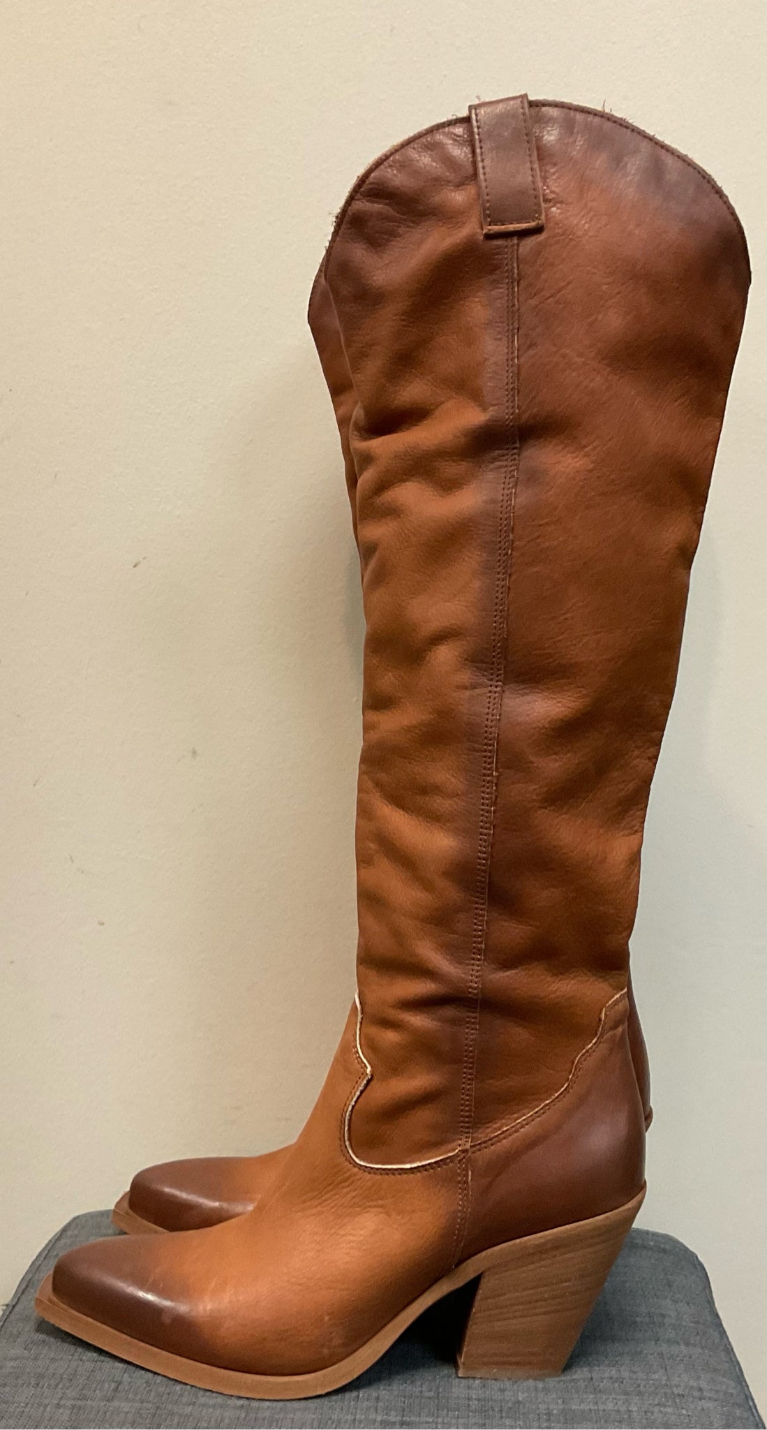 10 SUNDANCE Brown Boots