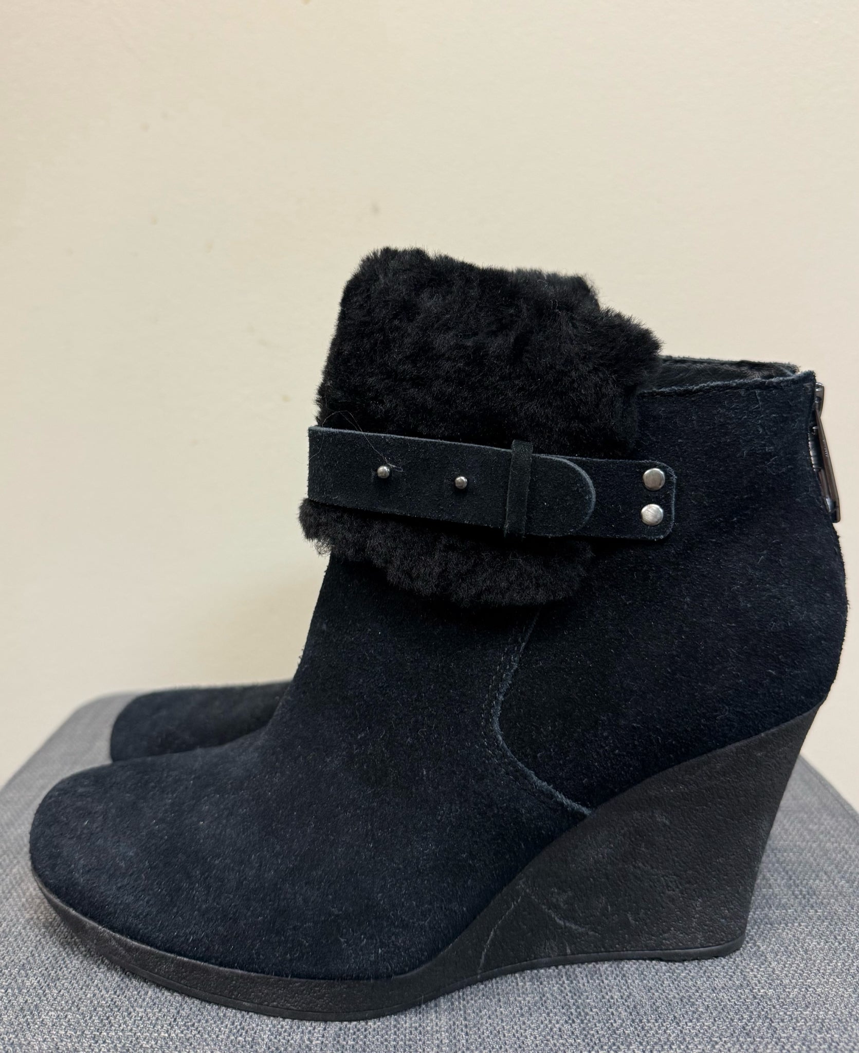 7.5 UGG Black Boots