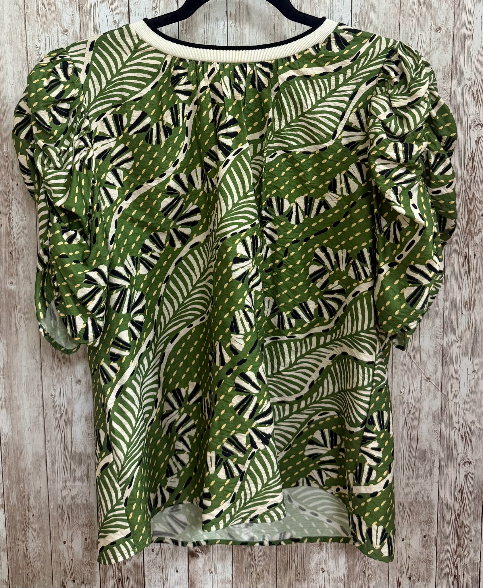 Size L THML GREEN PLAID Top