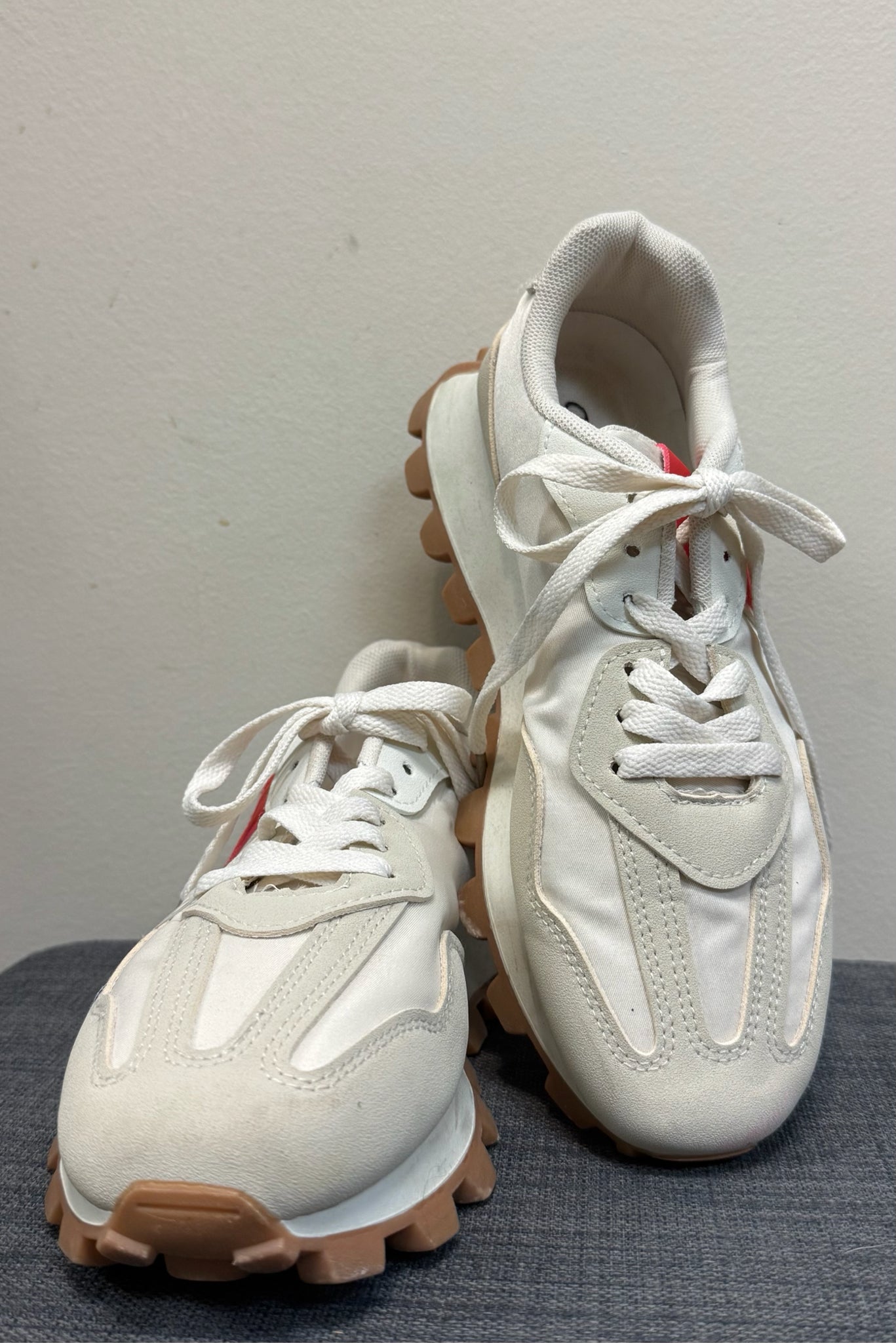 7 COZZY GIRL Beige SHOES
