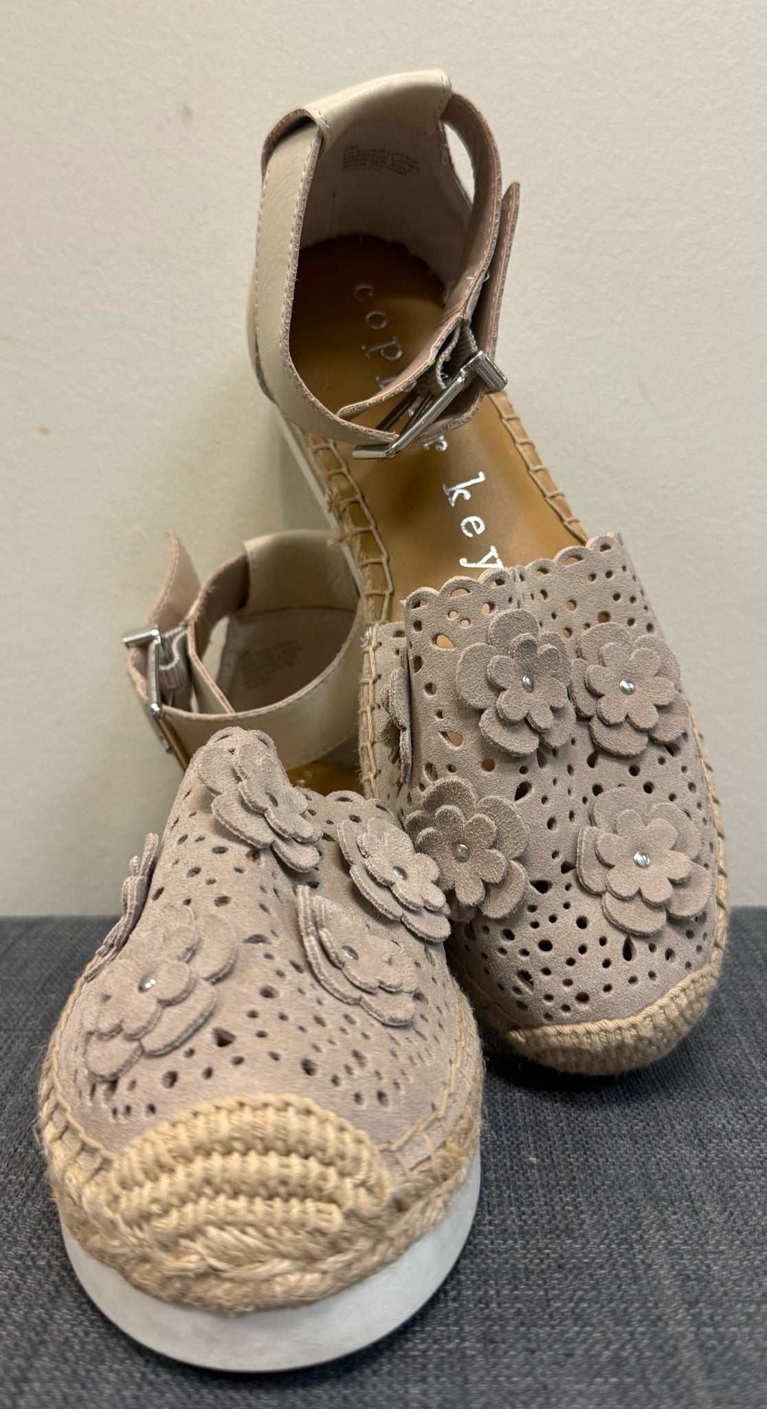6 COPPER KEY Beige Sandals